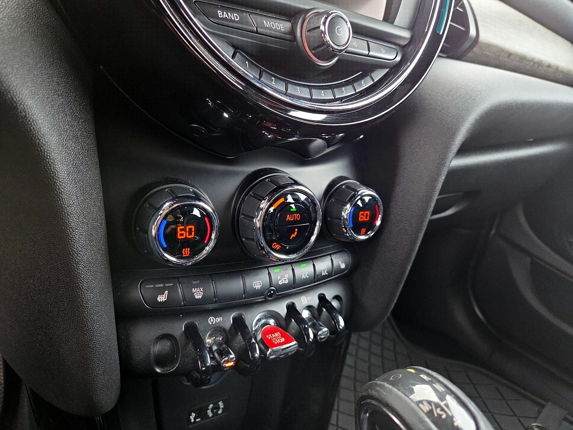 Thumbnail: 2017 MINI Cooper Hardtop - 16