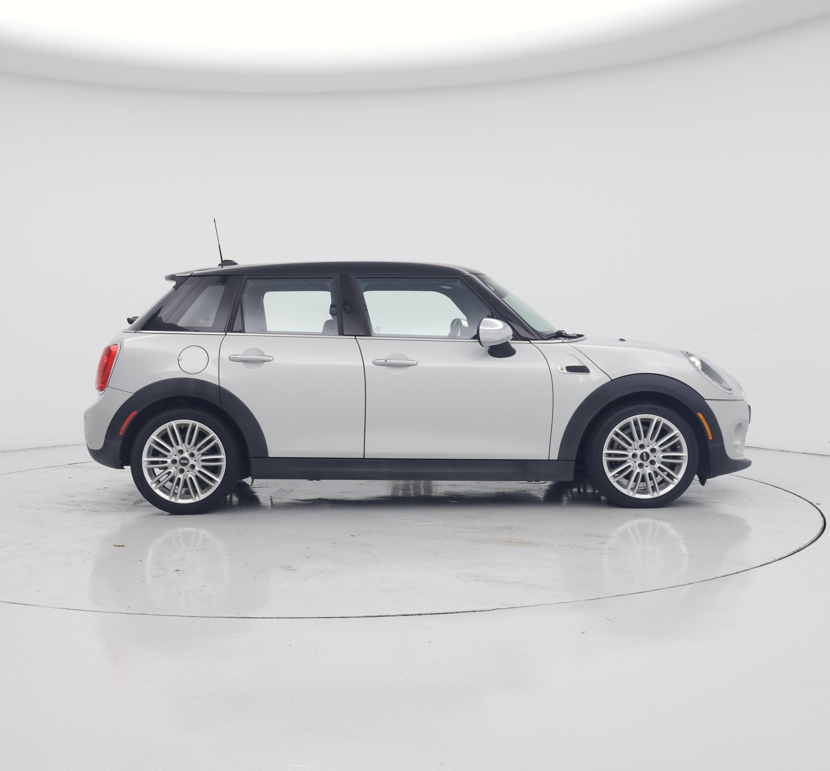 Thumbnail: 2017 MINI Cooper Hardtop - 7