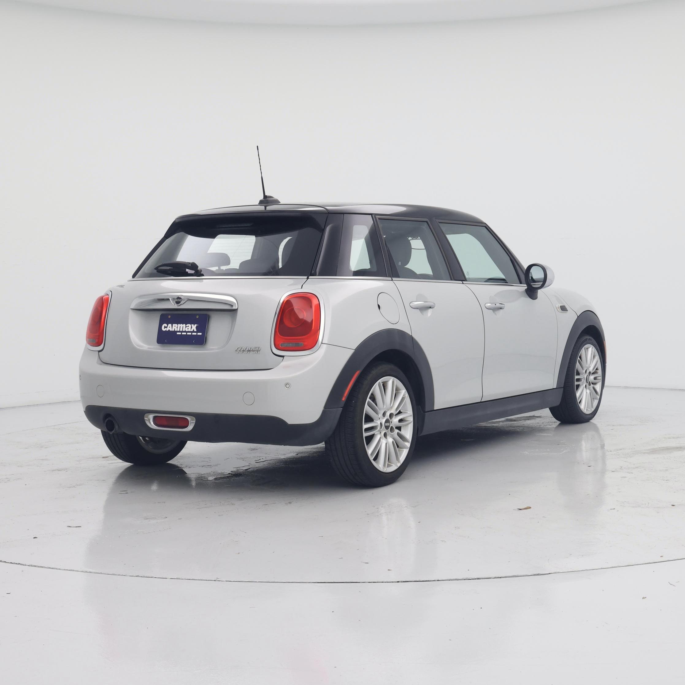 Thumbnail: 2017 MINI Cooper Hardtop - 8