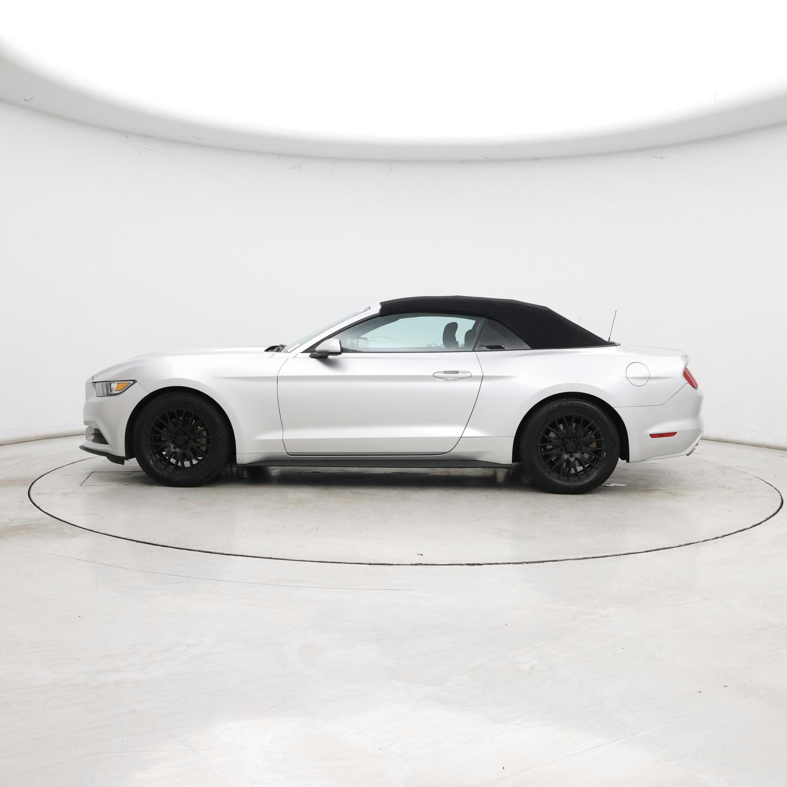 Thumbnail: 2017 Ford Mustang - 3