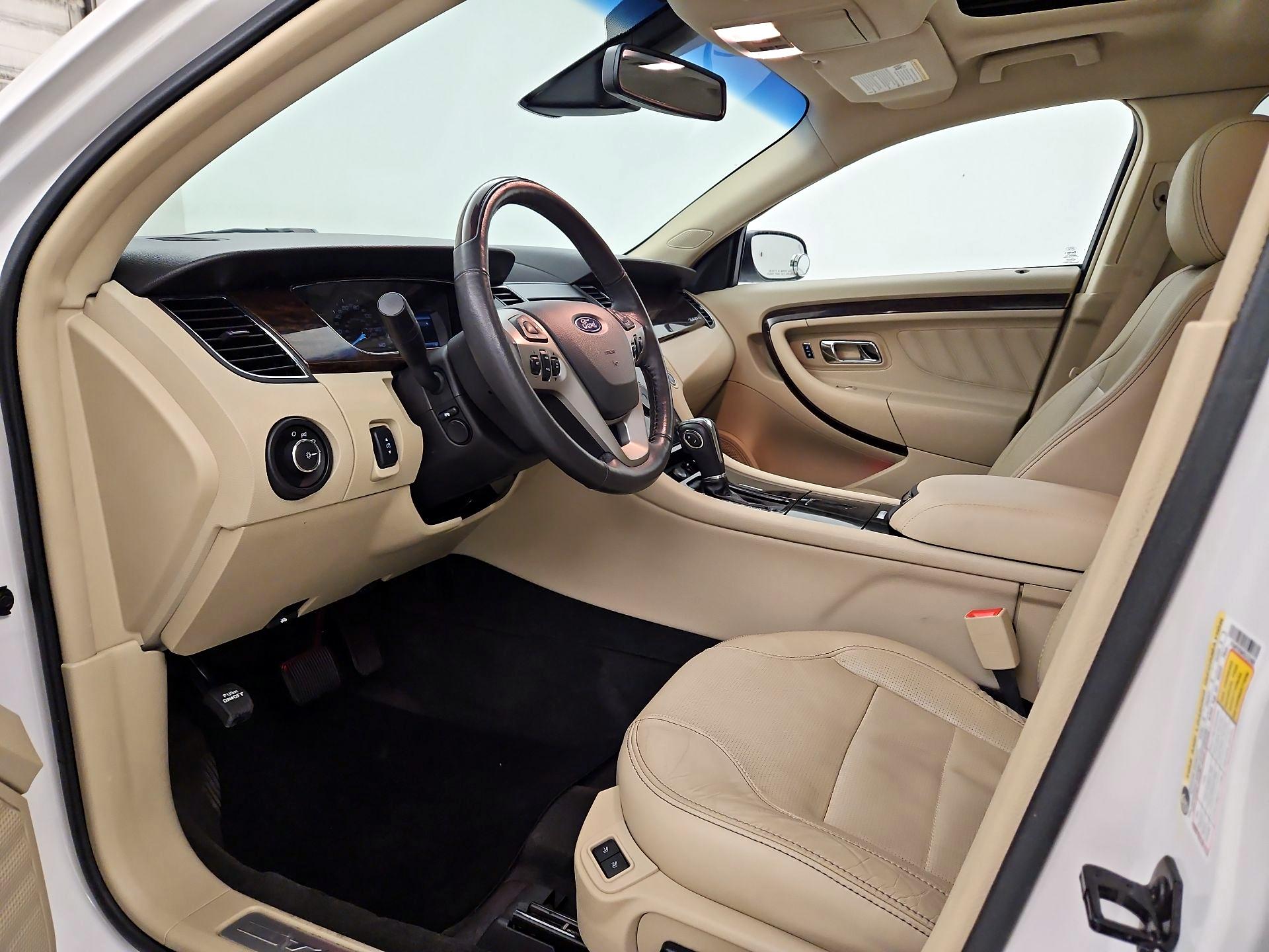 Thumbnail: 2015 Ford Taurus - 11