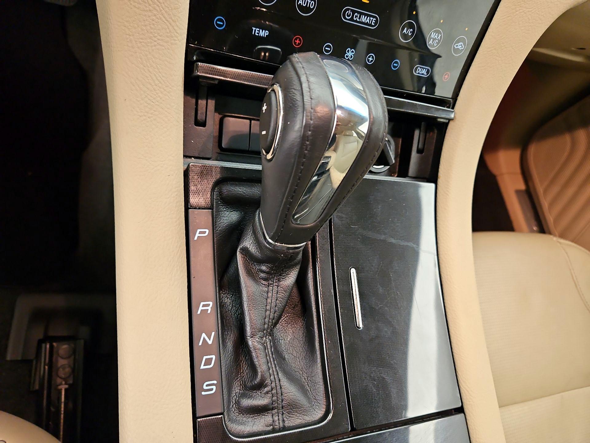 Thumbnail: 2015 Ford Taurus - 17