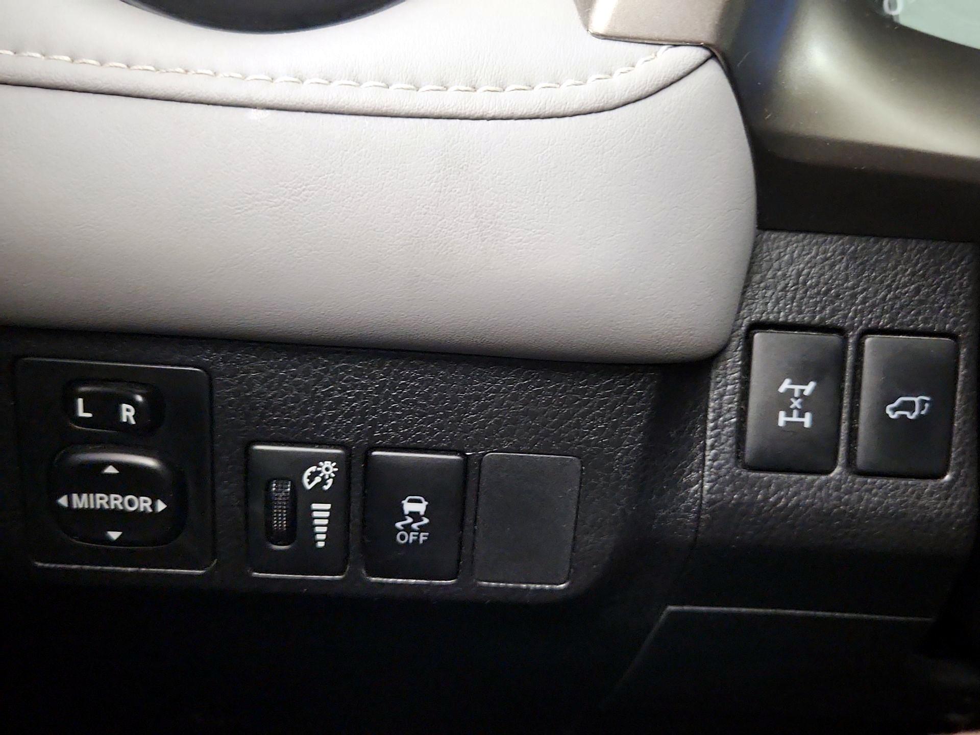 Thumbnail: 2015 Toyota RAV4 - 13