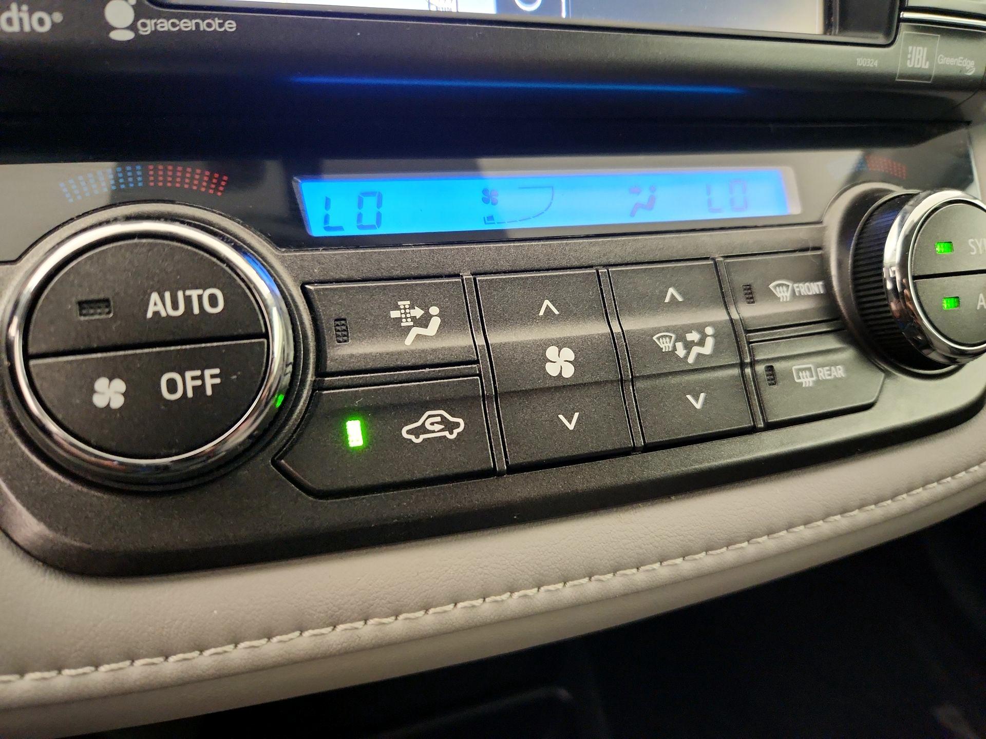 Thumbnail: 2015 Toyota RAV4 - 17