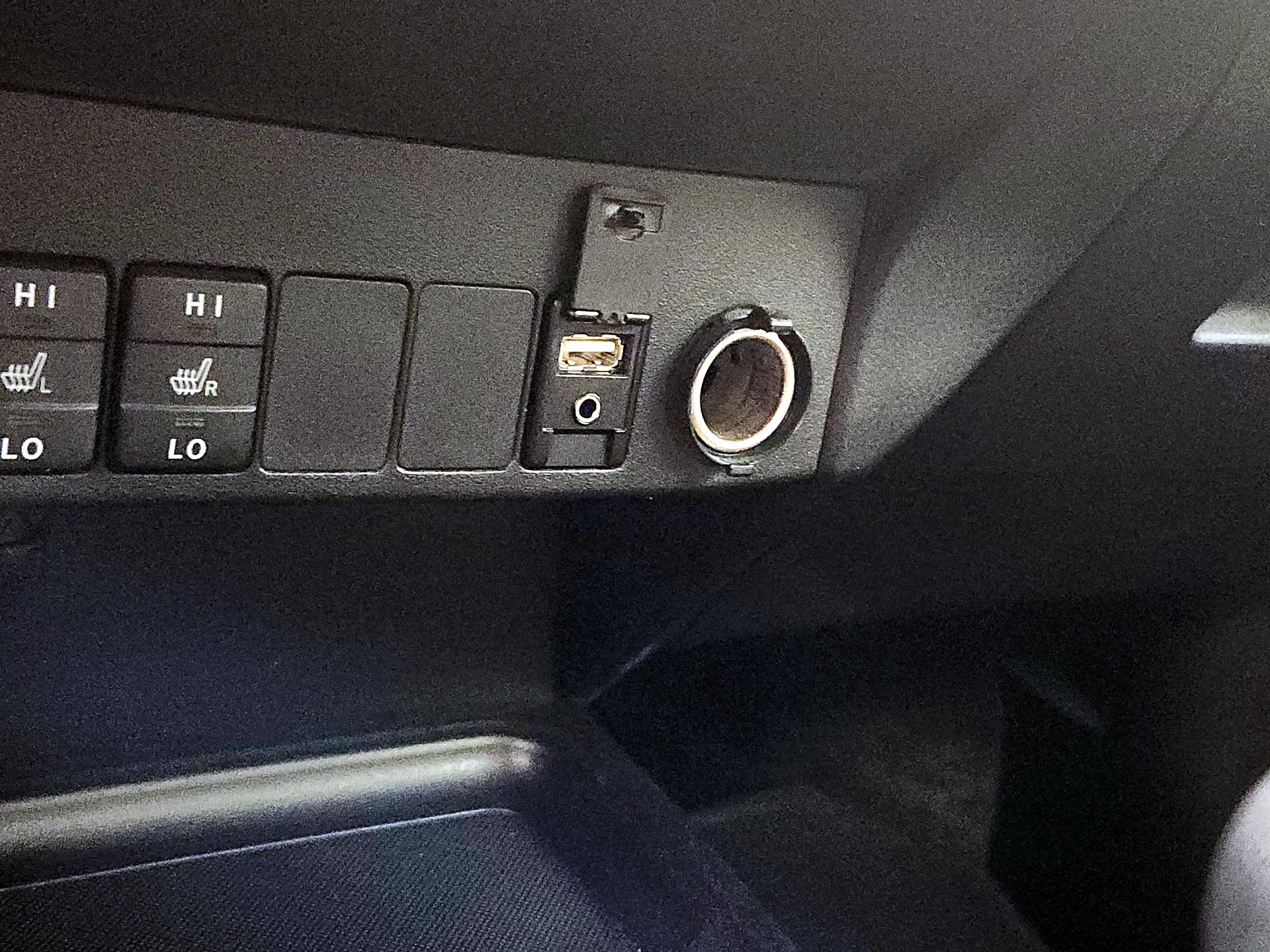 Thumbnail: 2015 Toyota RAV4 - 19
