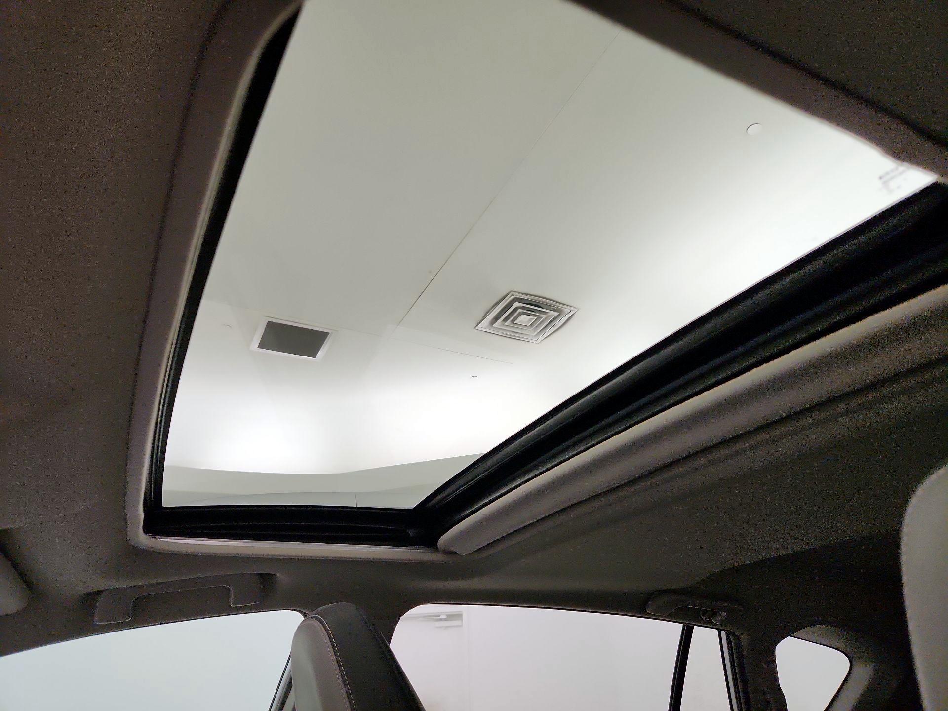 Thumbnail: 2015 Toyota RAV4 - 20