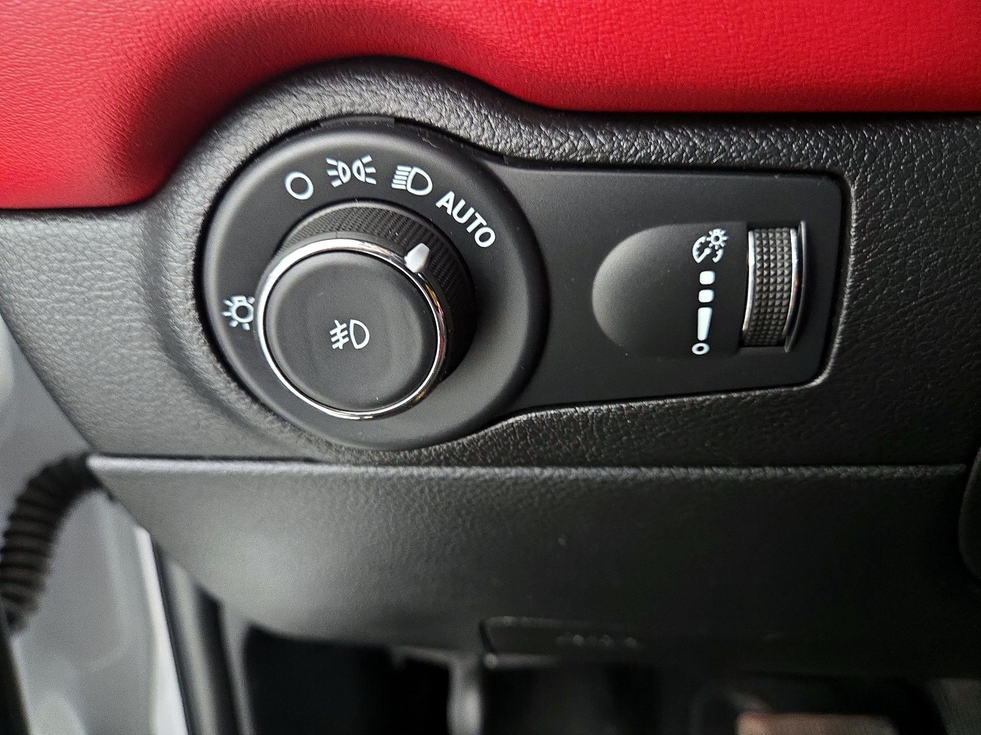 Thumbnail: 2022 Dodge Durango - 13