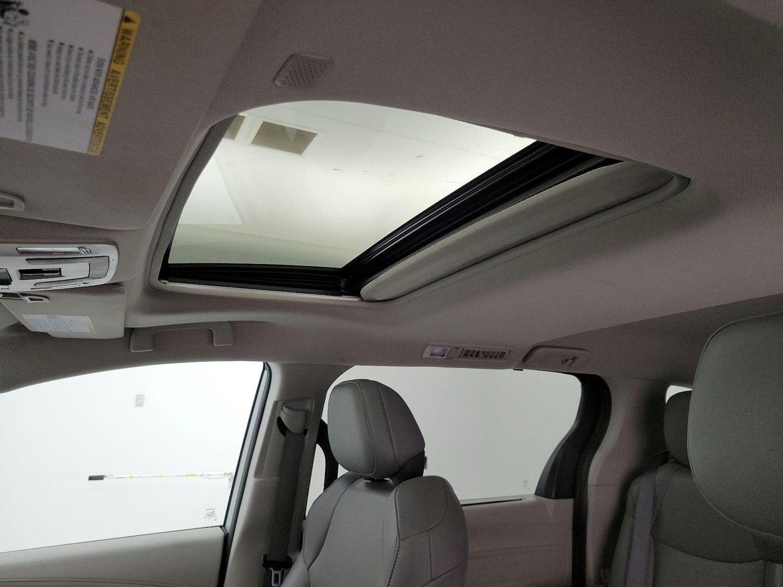 Sunroof(s) & Overhead Airbags