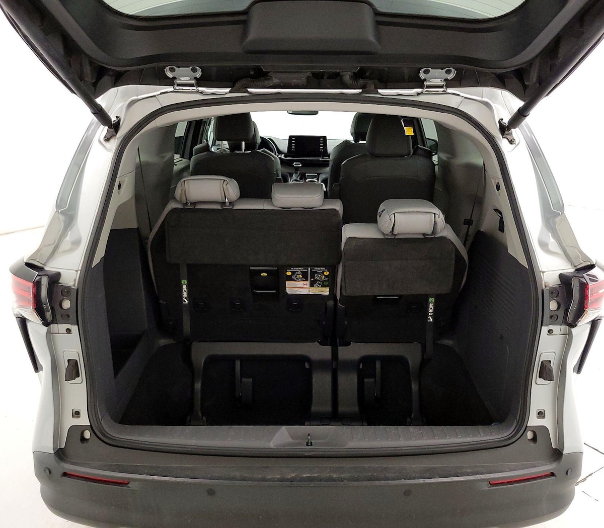 Trunk/Cargo (Seats Up)