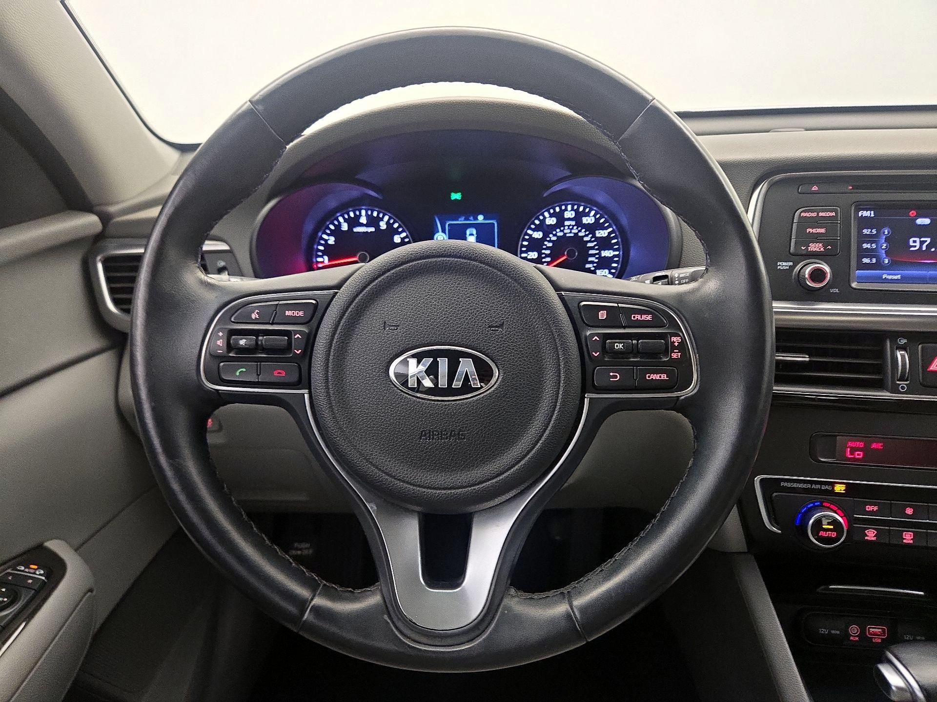 Thumbnail: 2016 Kia Optima - 10