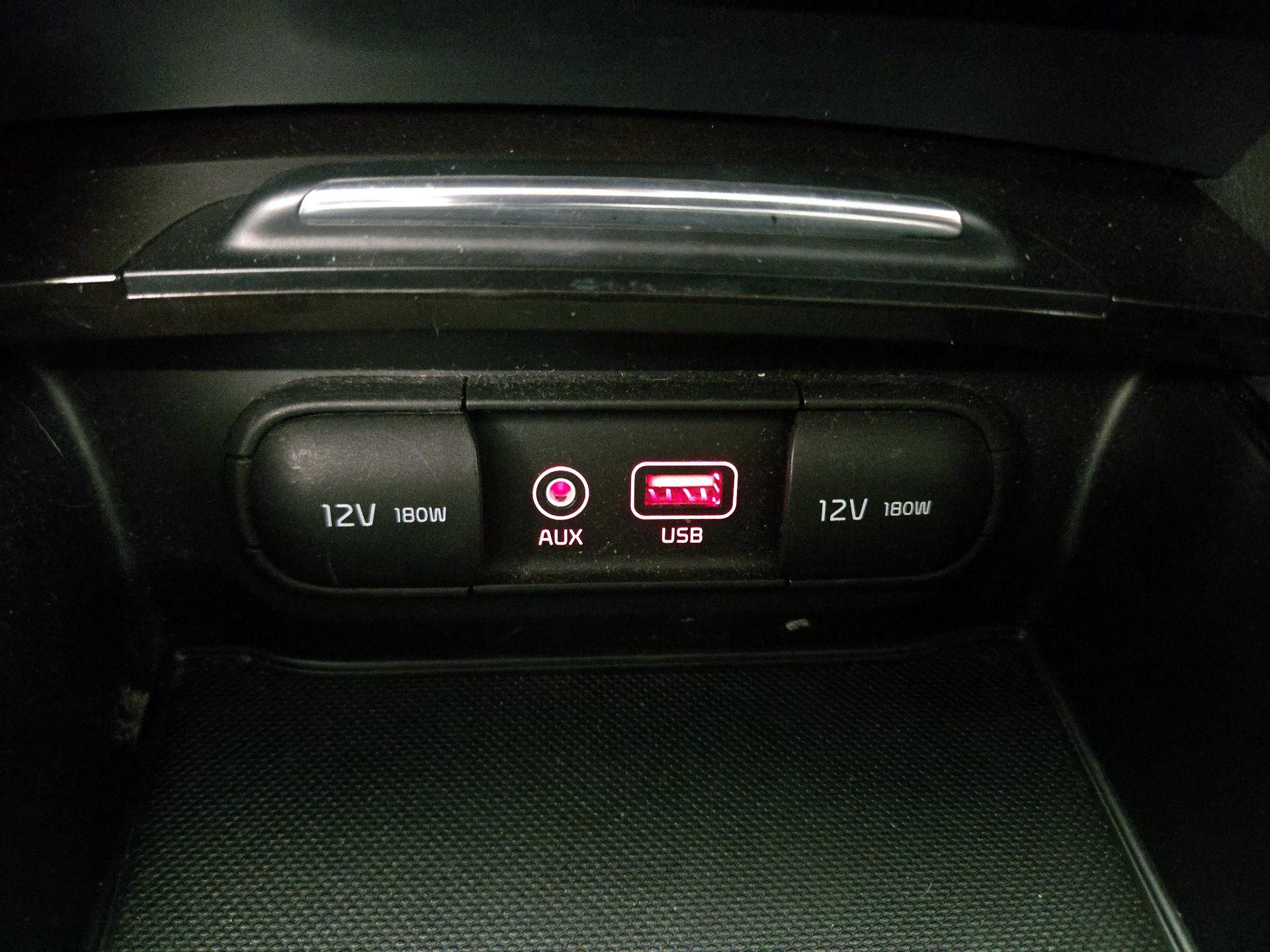 Thumbnail: 2016 Kia Optima - 18