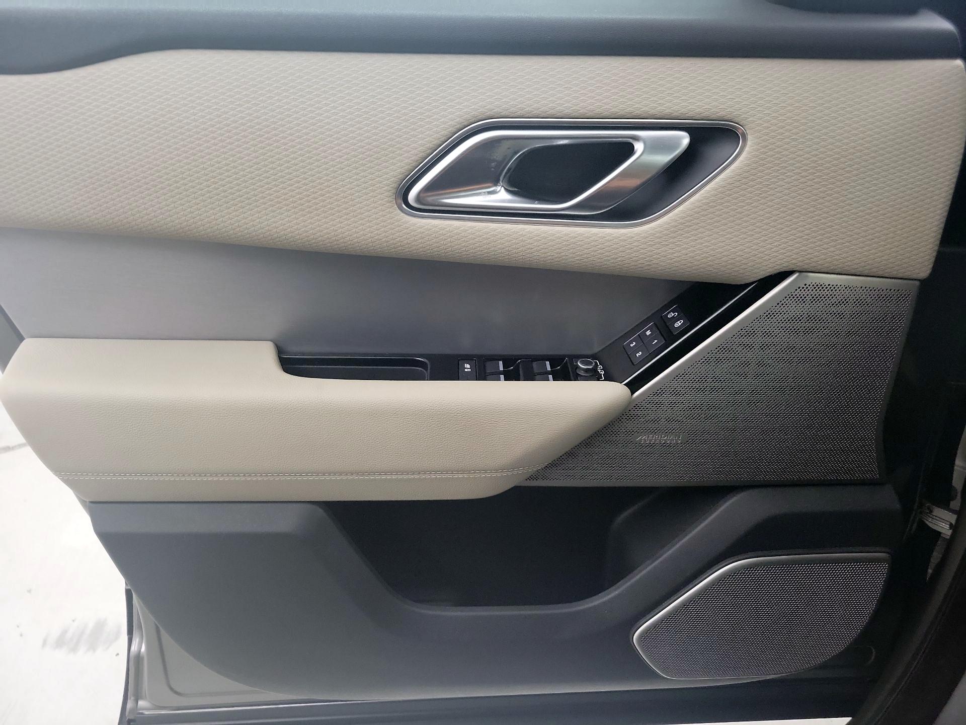 Thumbnail: 2019 Land Rover Range Rover Velar - 12