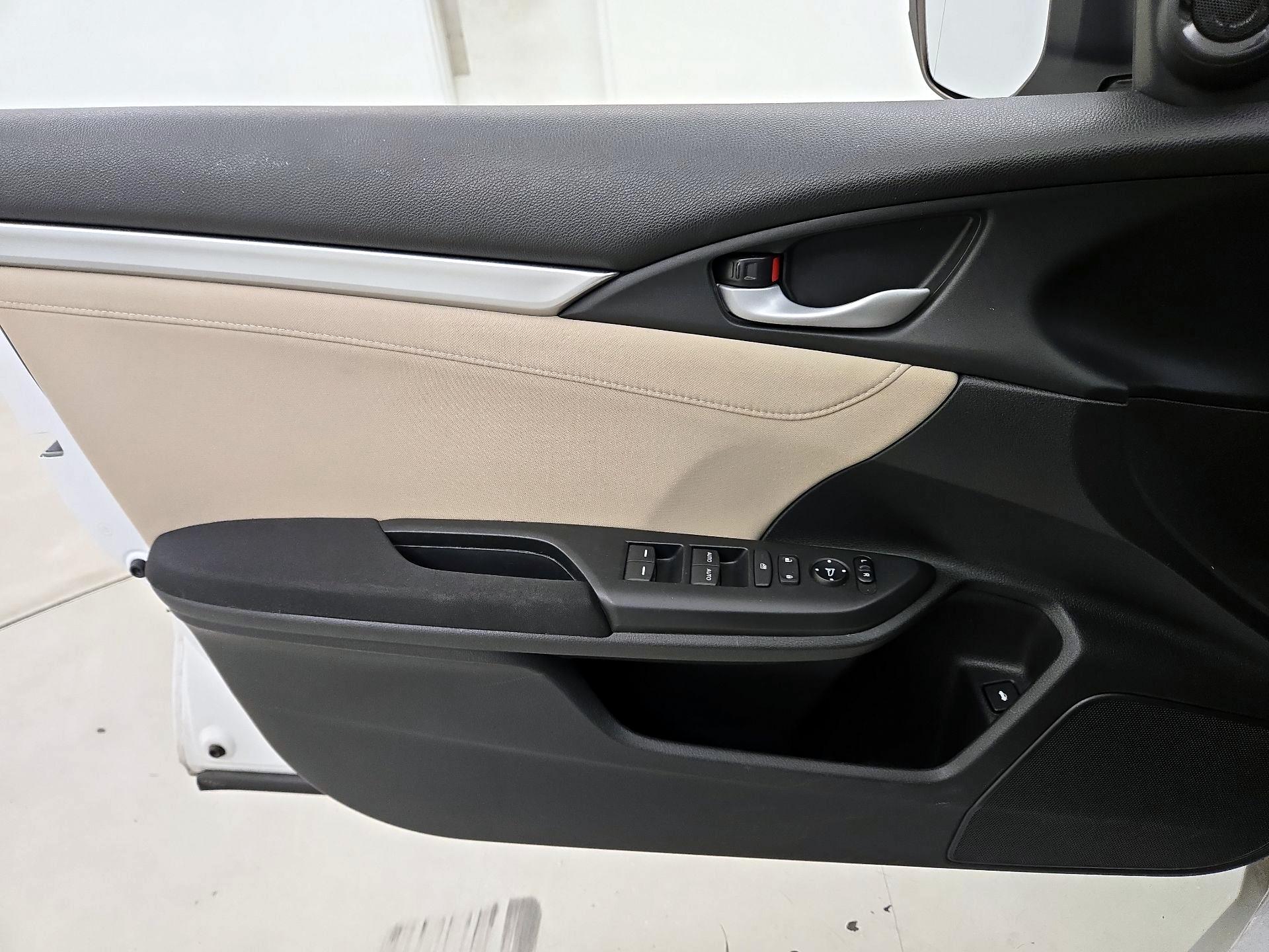 Thumbnail: 2016 Honda Civic - 12