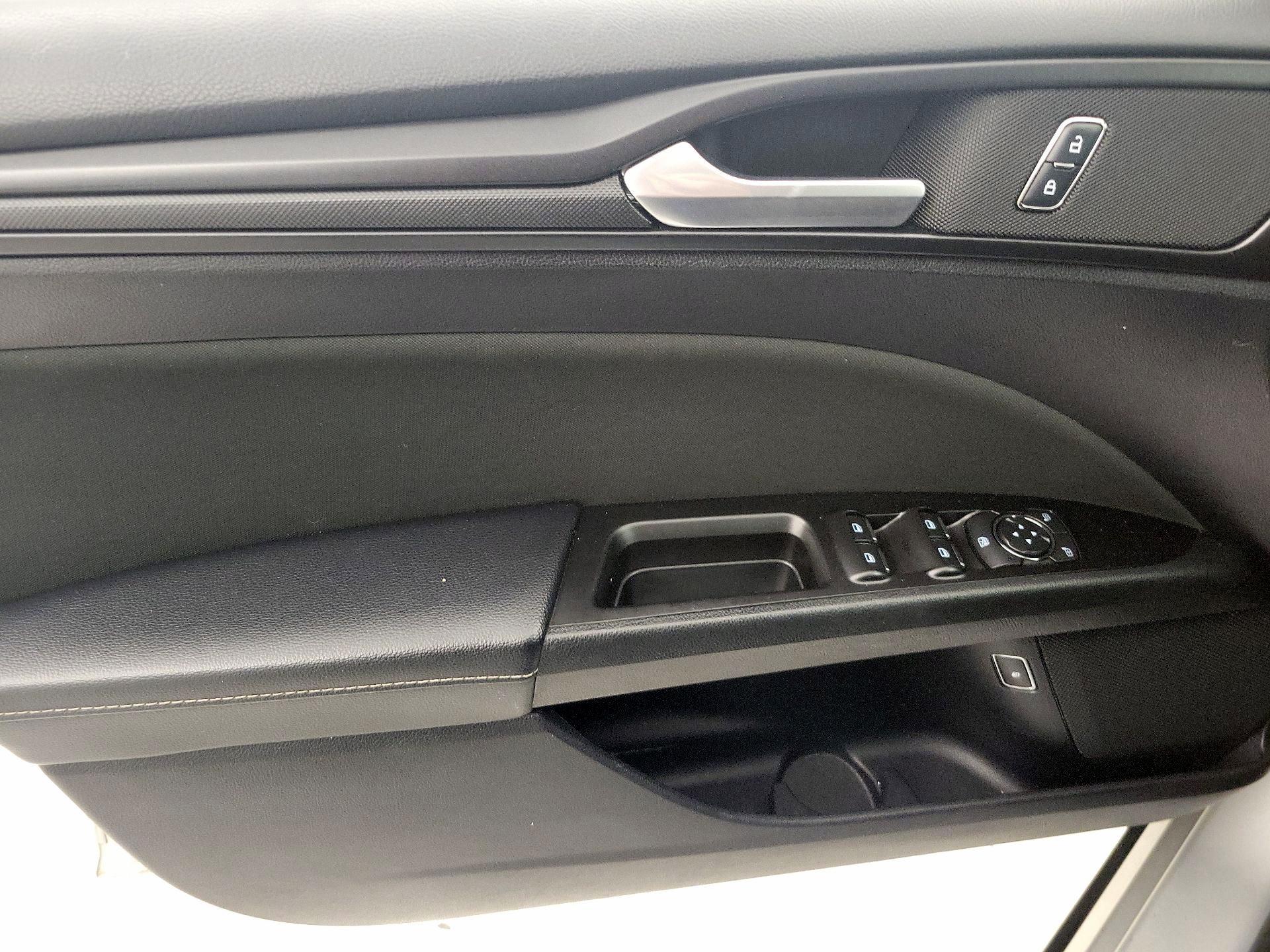 Thumbnail: 2018 Ford Fusion - 12