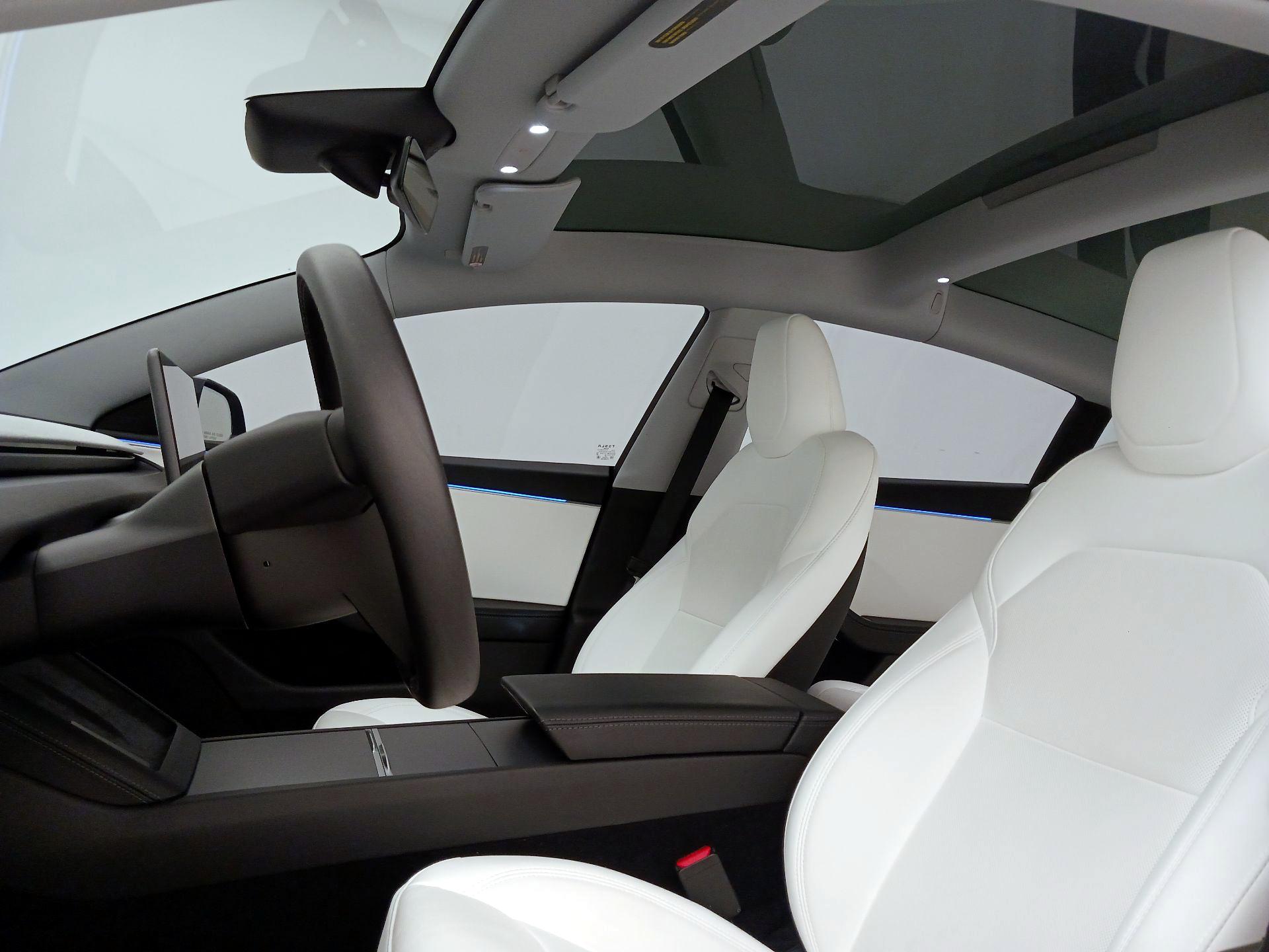 Thumbnail: 2025 Tesla Model 3 - 19