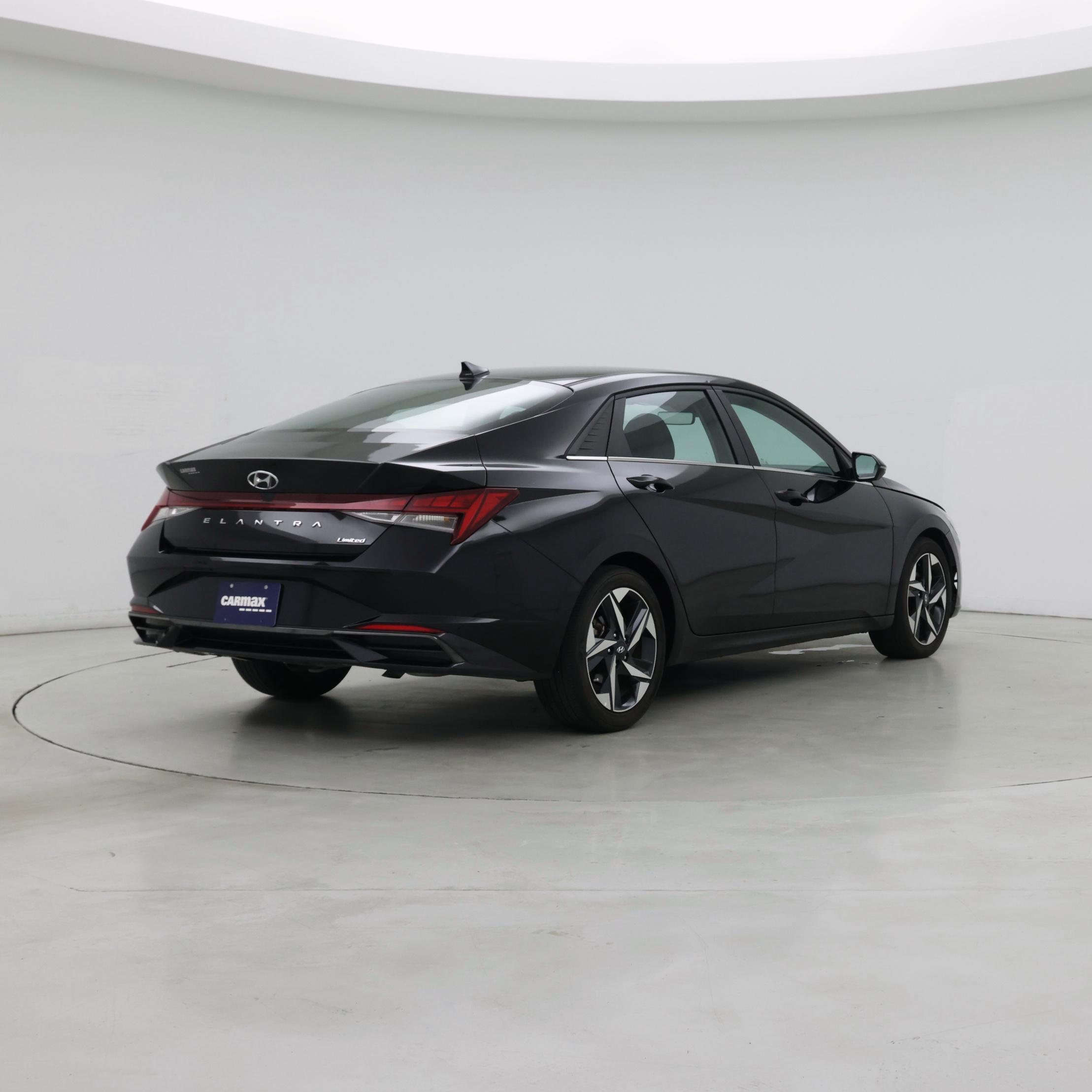 Thumbnail: 2023 Hyundai Elantra - 8