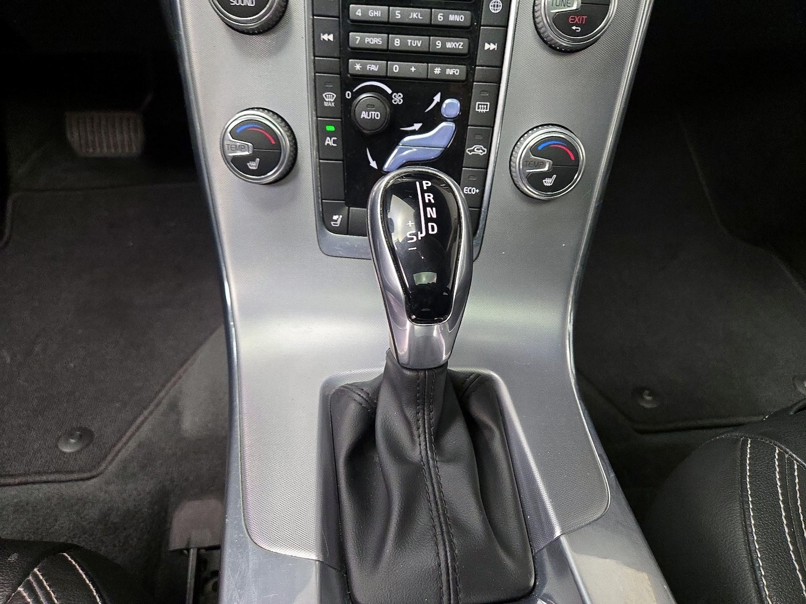 2017 Volvo S60 T5 Dynamic - Photo 17