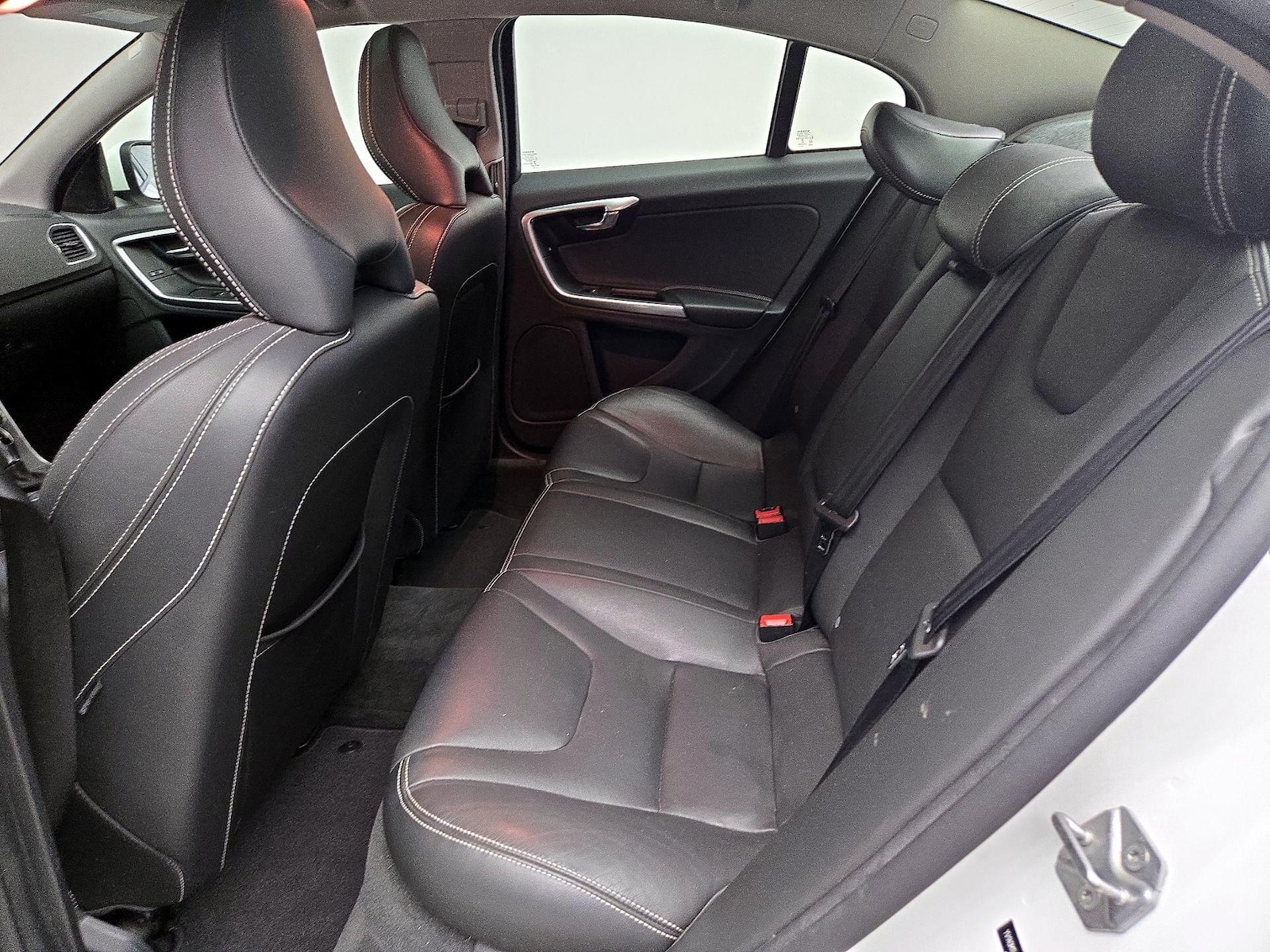 2017 Volvo S60 T5 Dynamic - Photo 19
