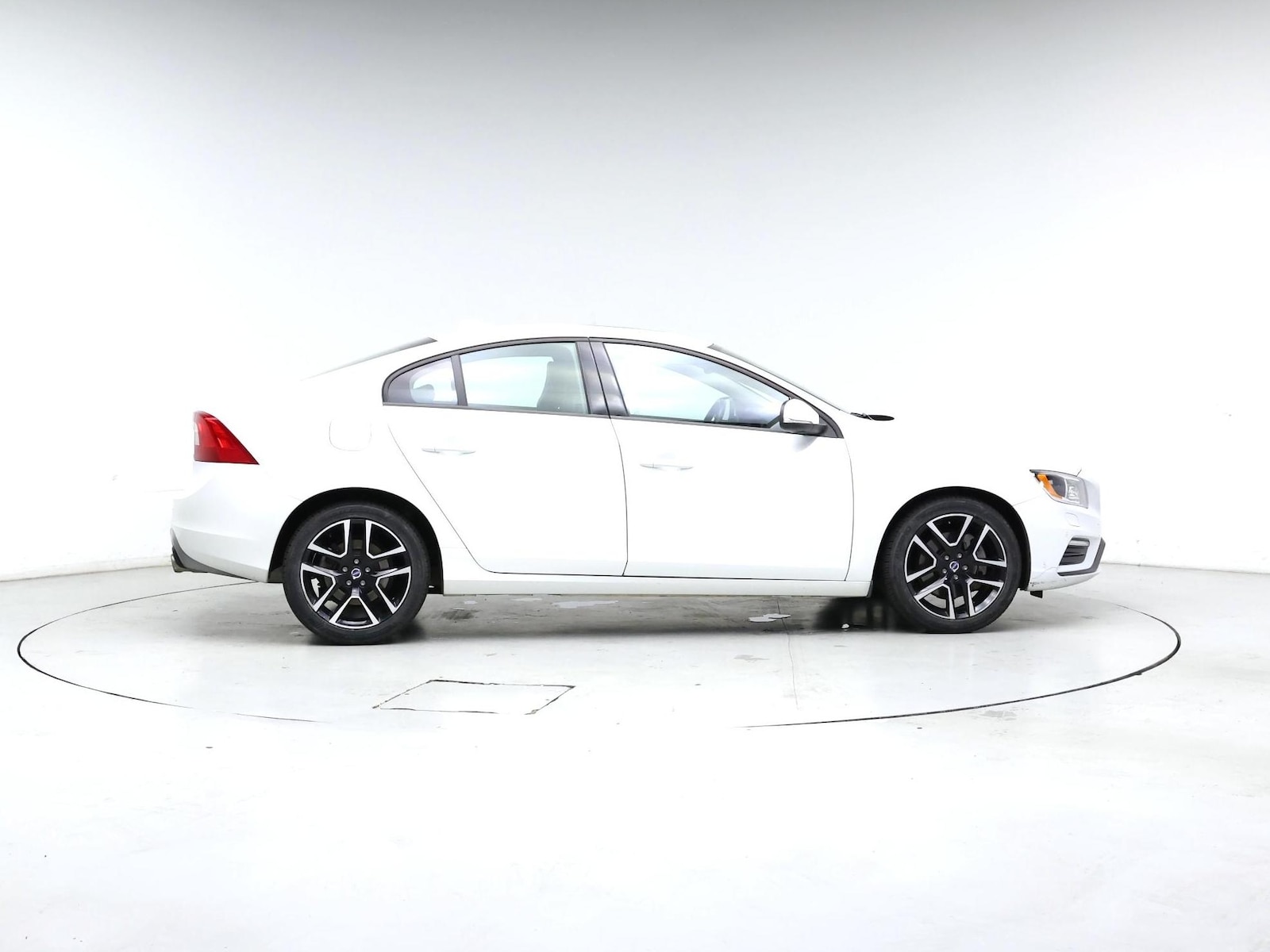 2017 Volvo S60 T5 Dynamic - Photo 8
