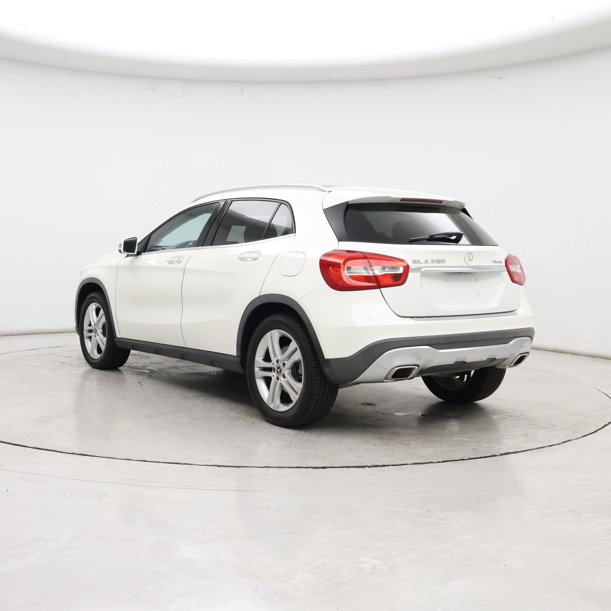 Thumbnail: 2018 Mercedes-Benz GLA - 2