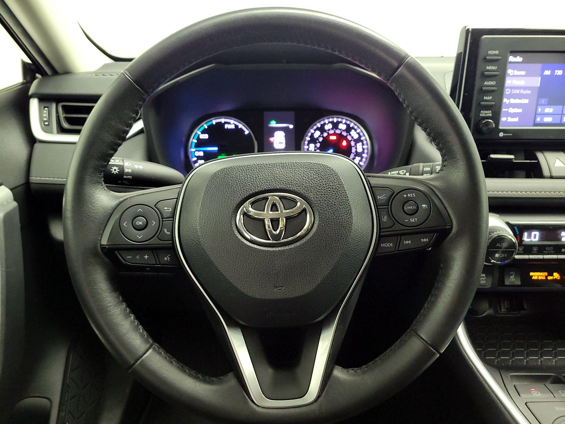 Thumbnail: 2022 Toyota RAV4 - 10