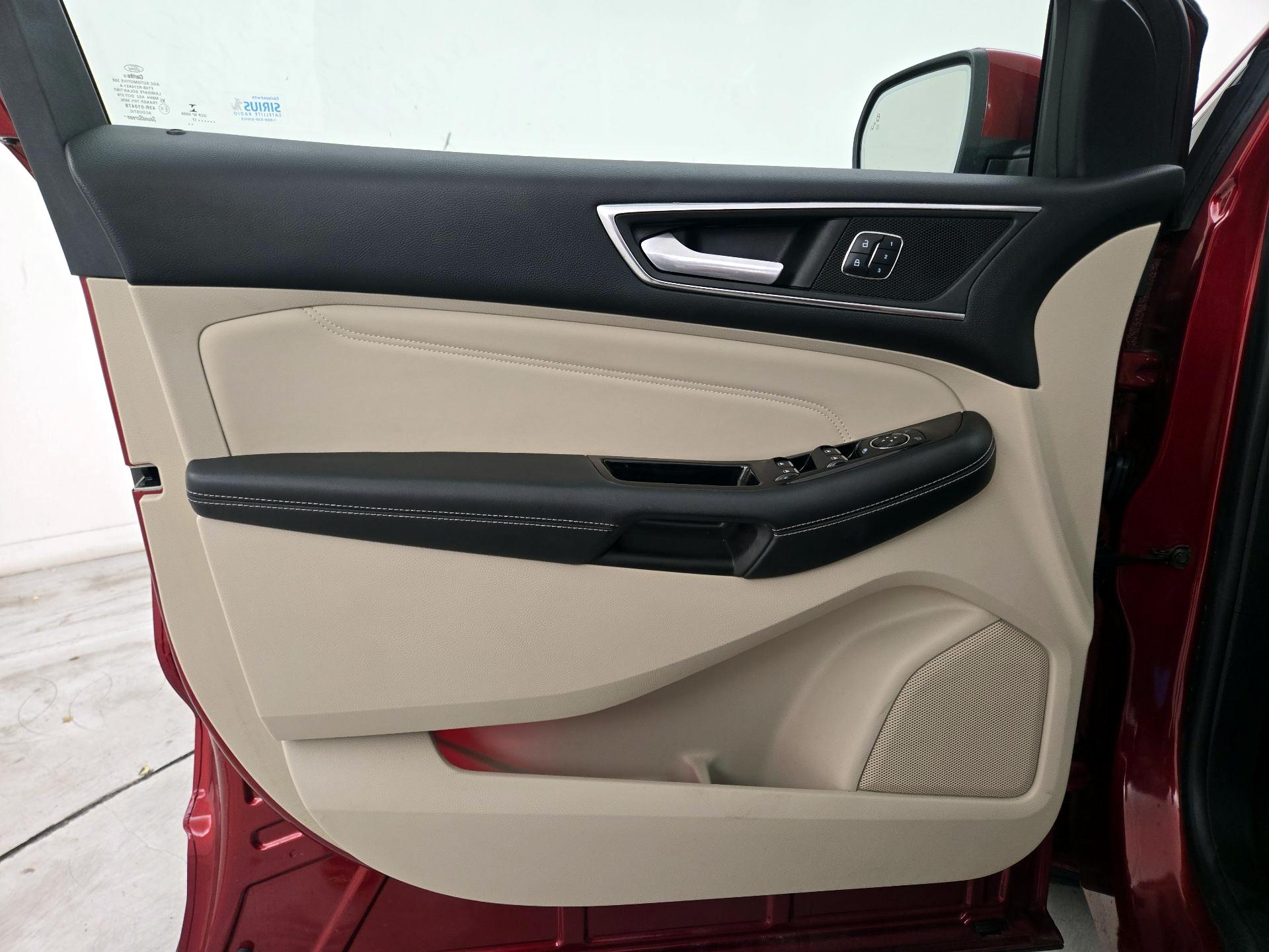 Thumbnail: 2017 Ford Edge - 12
