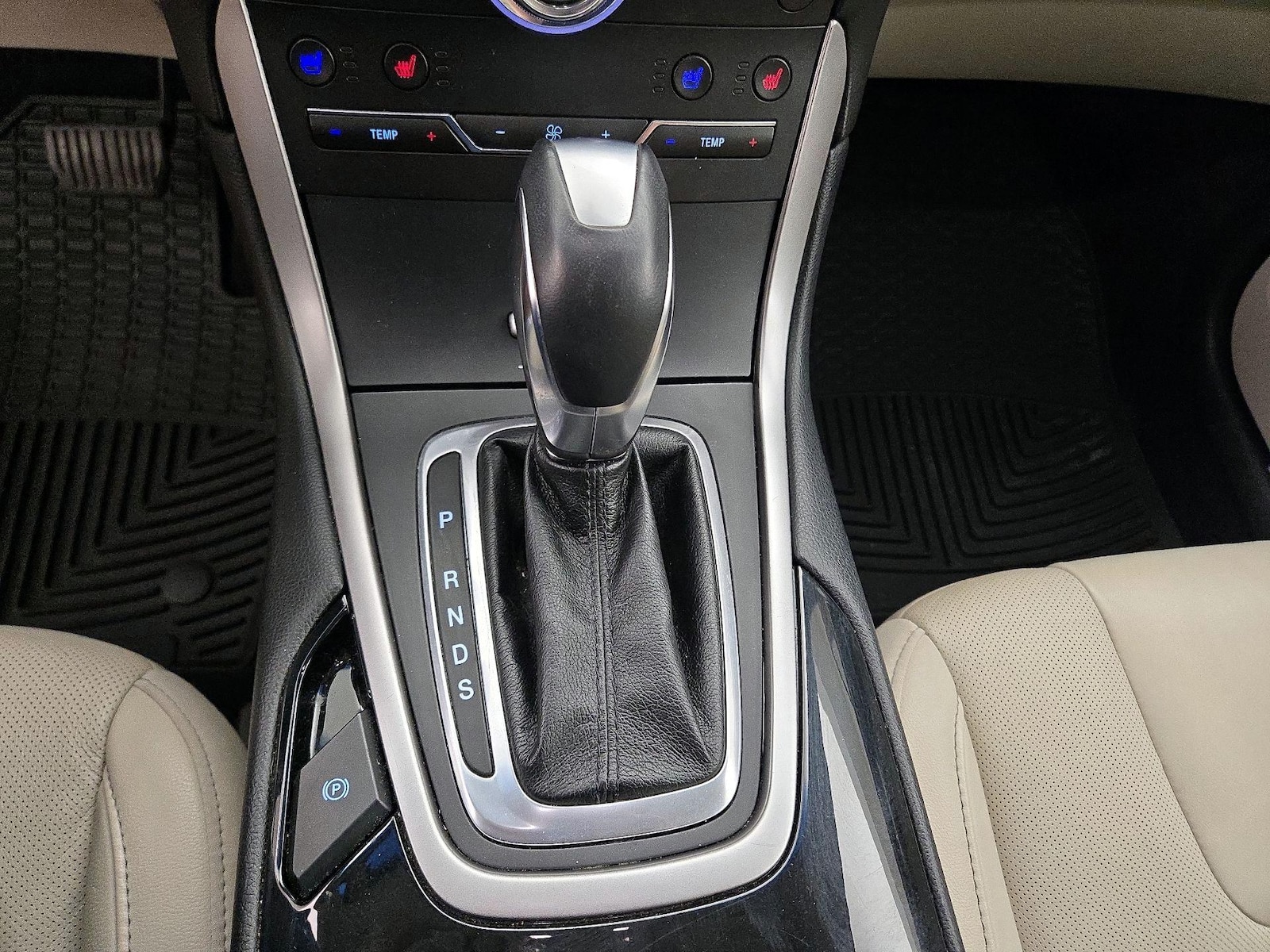 2017 Ford Edge Titanium - Photo 19