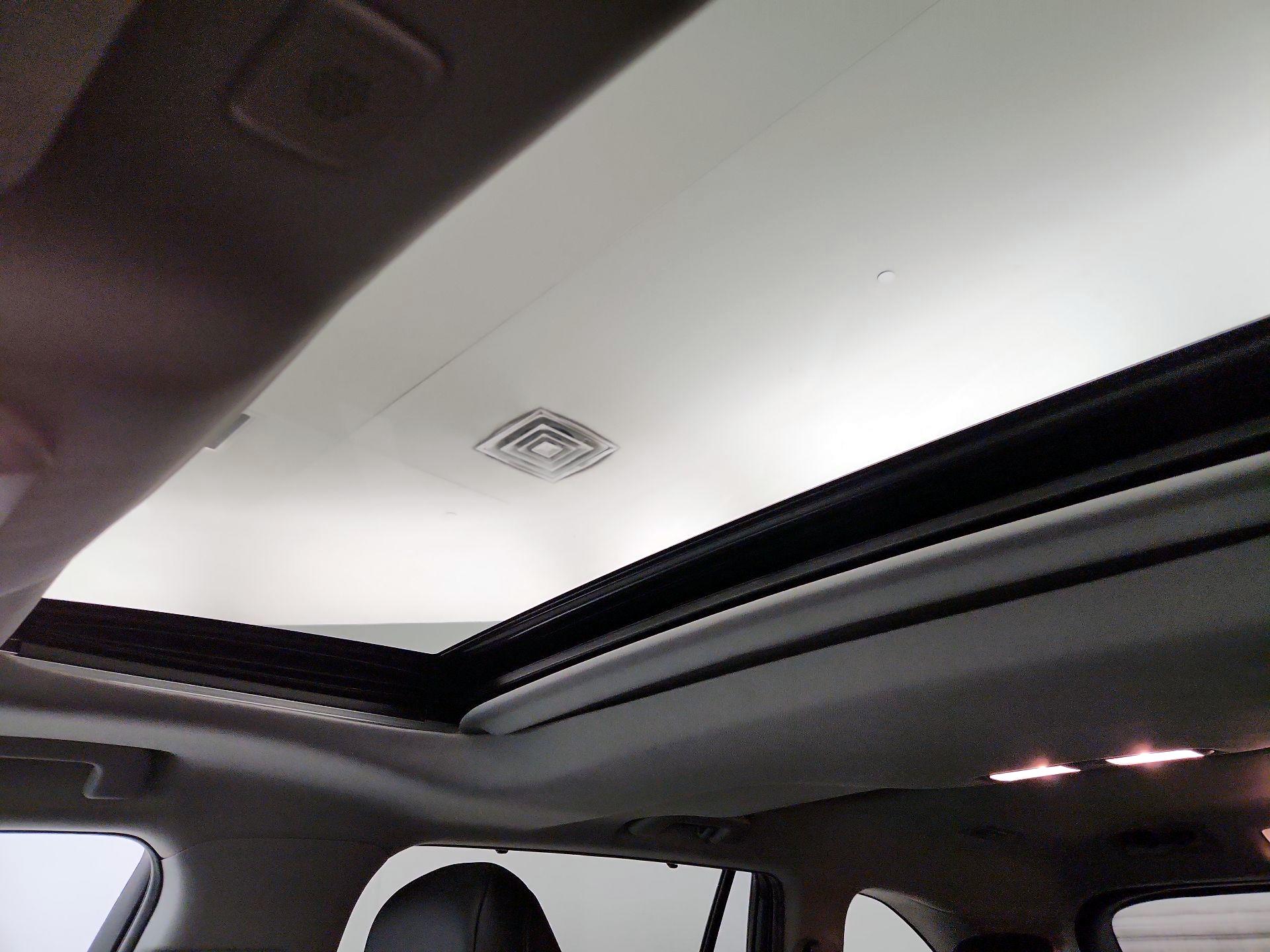 Thumbnail: 2023 Toyota Highlander - 19