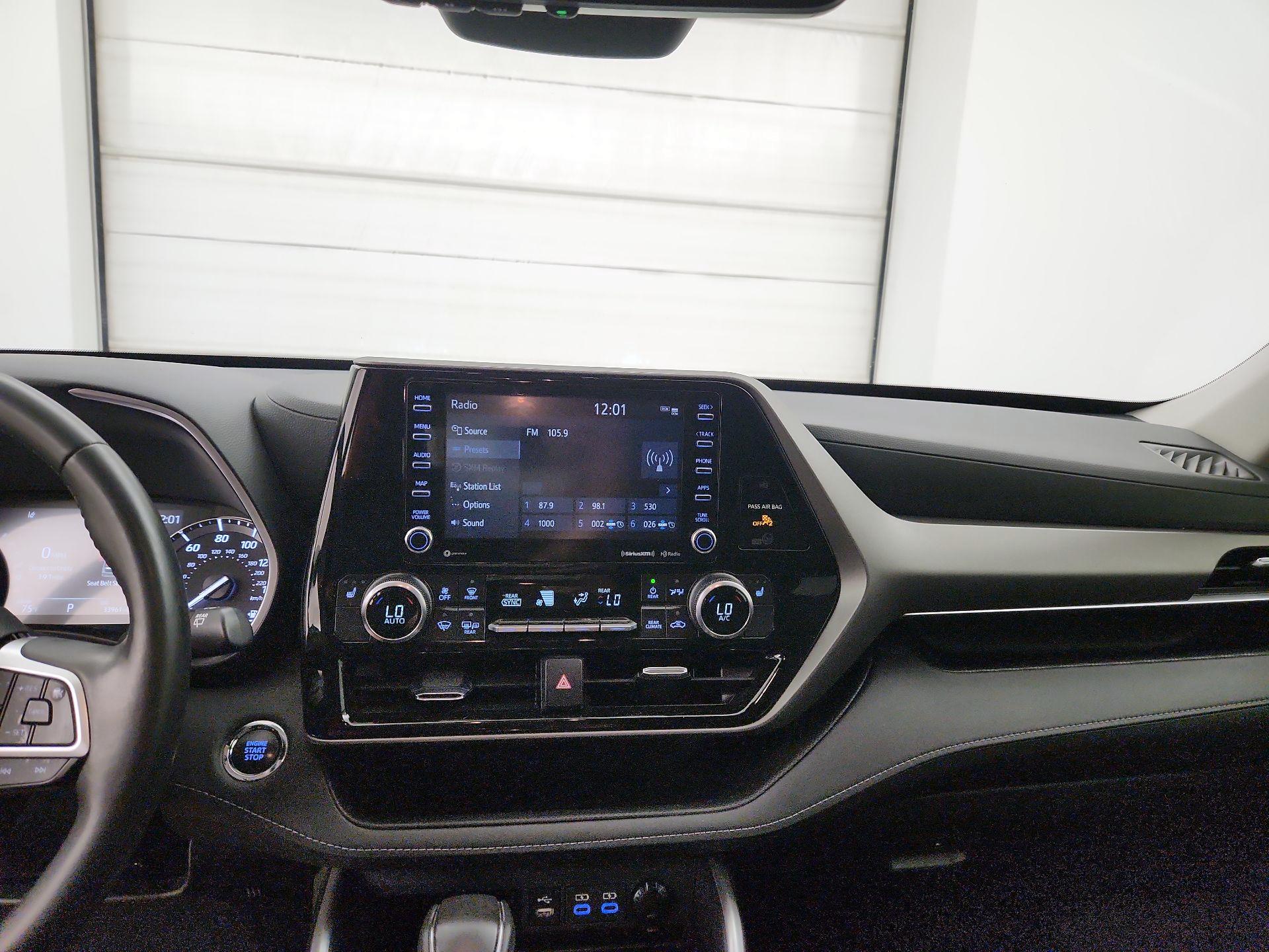 Thumbnail: 2022 Toyota Highlander - 9