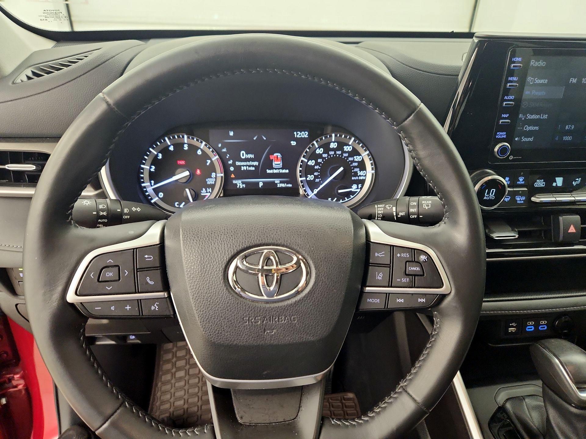 Thumbnail: 2022 Toyota Highlander - 10