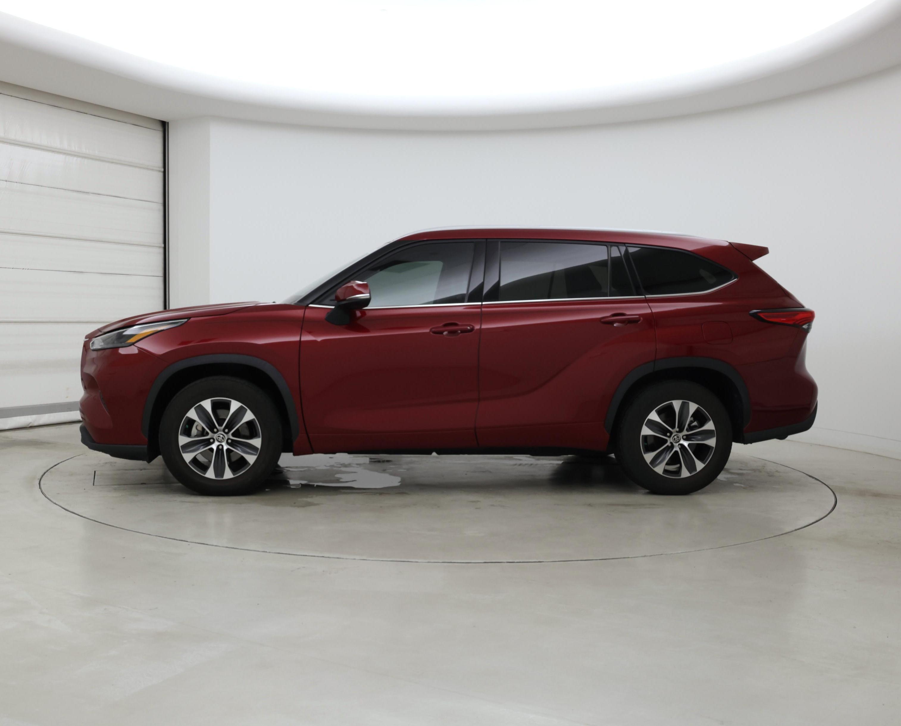 Thumbnail: 2022 Toyota Highlander - 3
