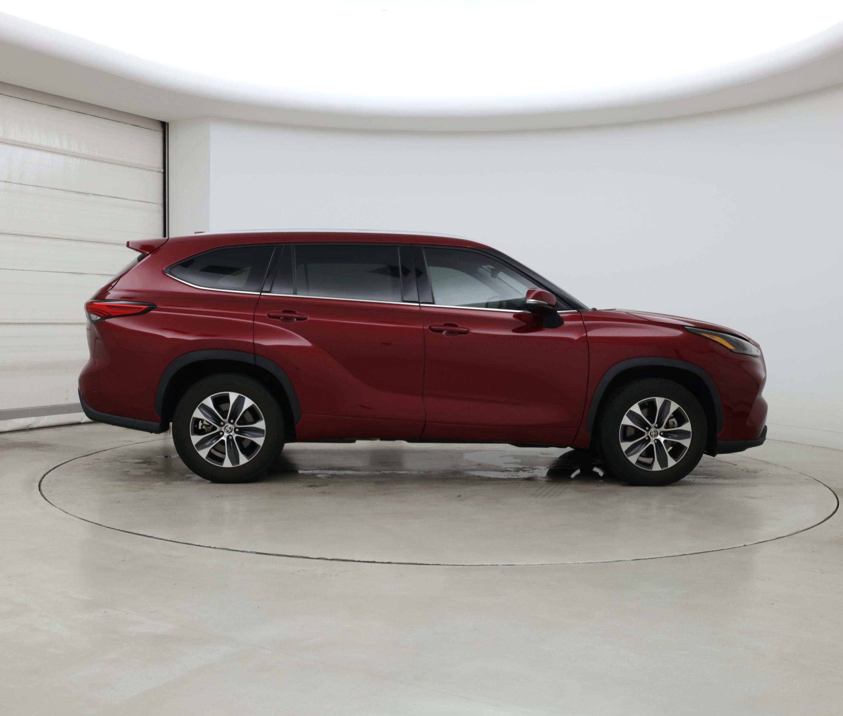 Thumbnail: 2022 Toyota Highlander - 7