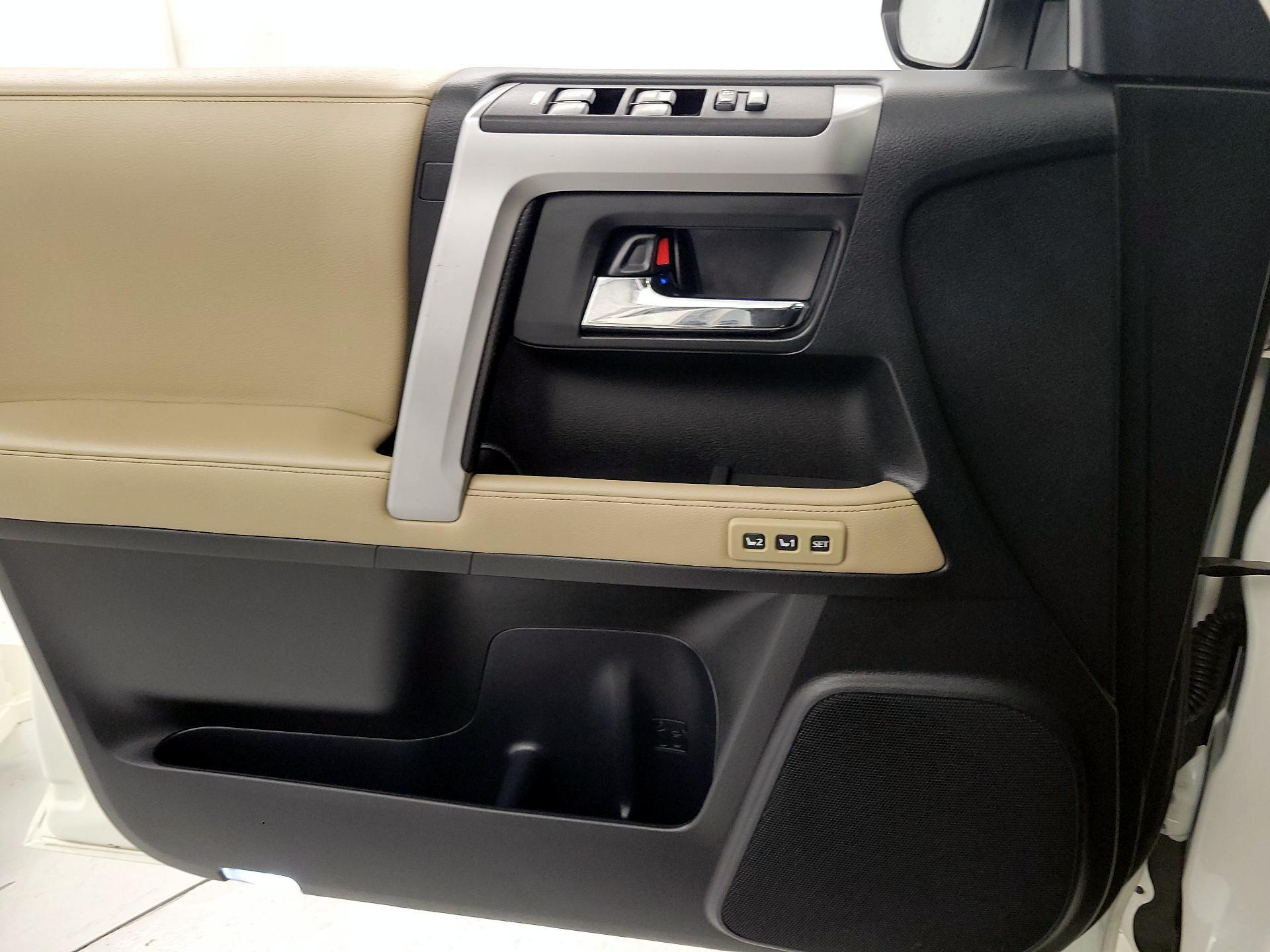 Thumbnail: 2019 Toyota 4Runner - 12