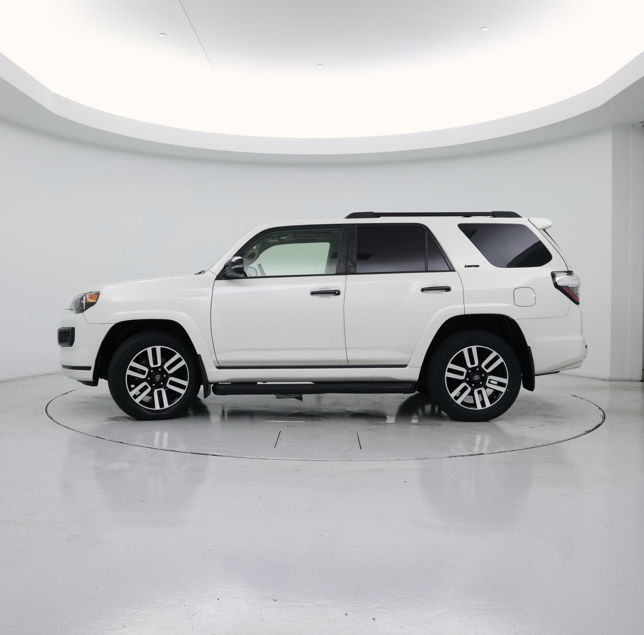 Thumbnail: 2019 Toyota 4Runner - 3