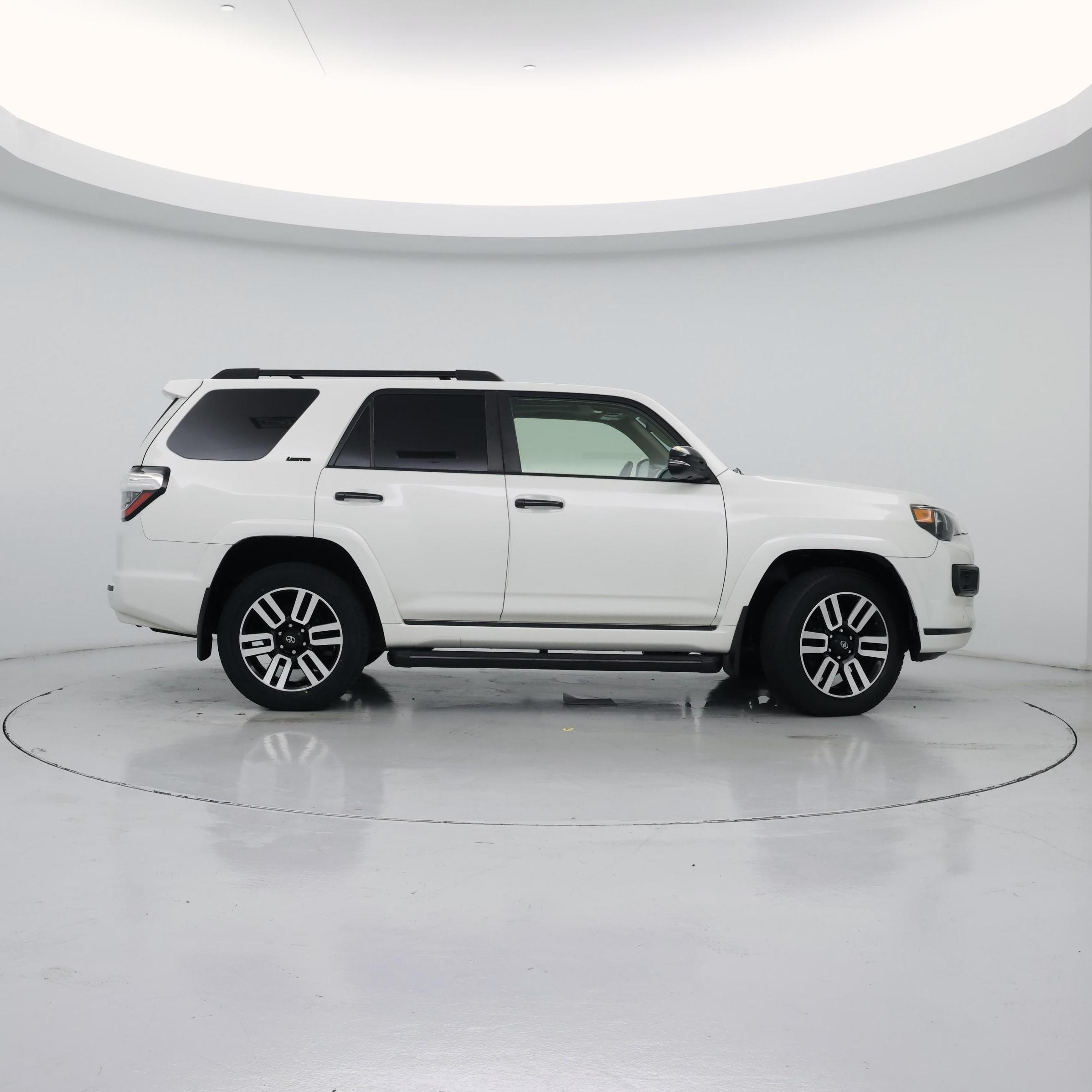 Thumbnail: 2019 Toyota 4Runner - 7