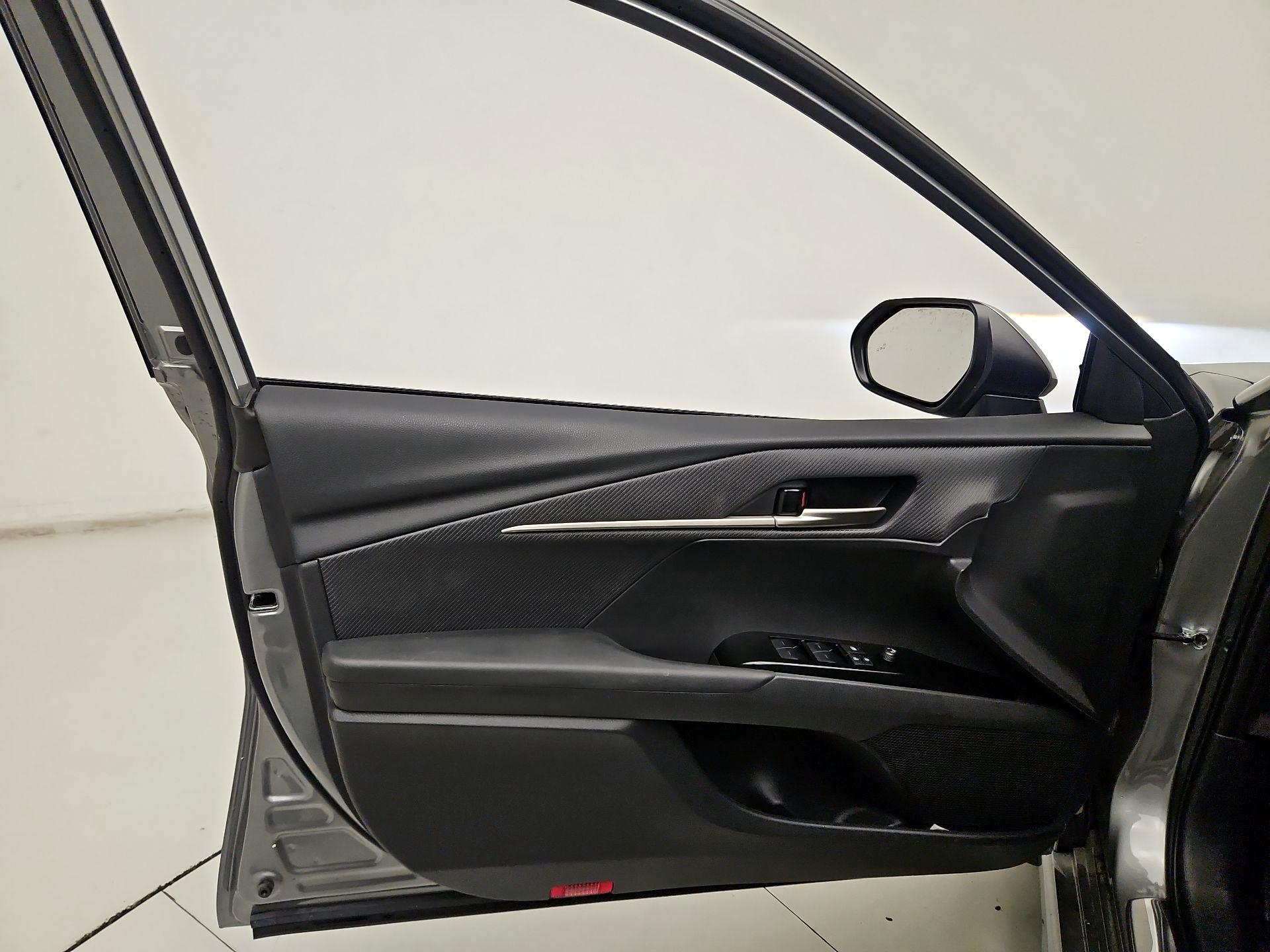 Thumbnail: 2025 Toyota Camry - 12