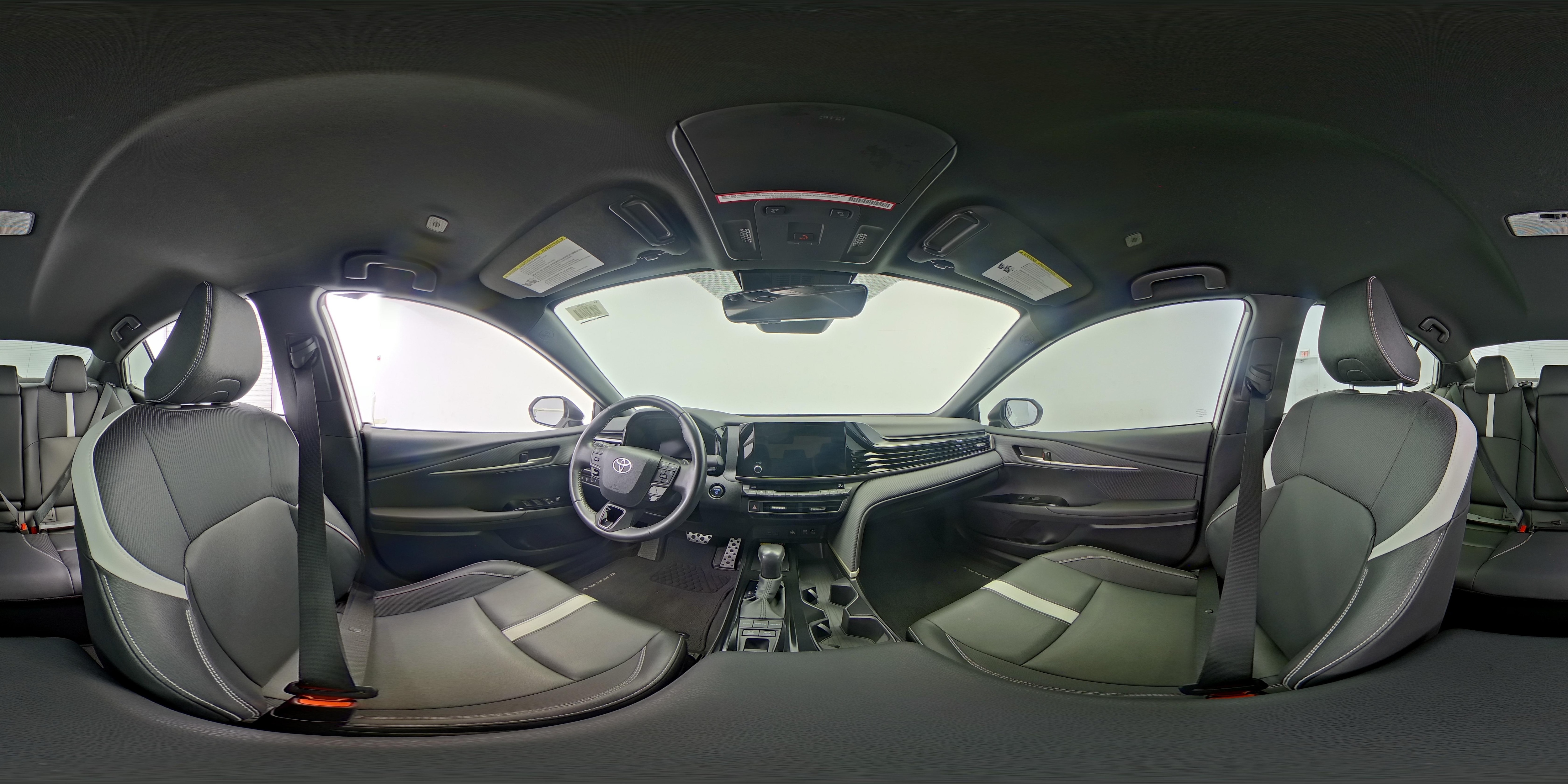 2025 Toyota Camry SE - Photo 24