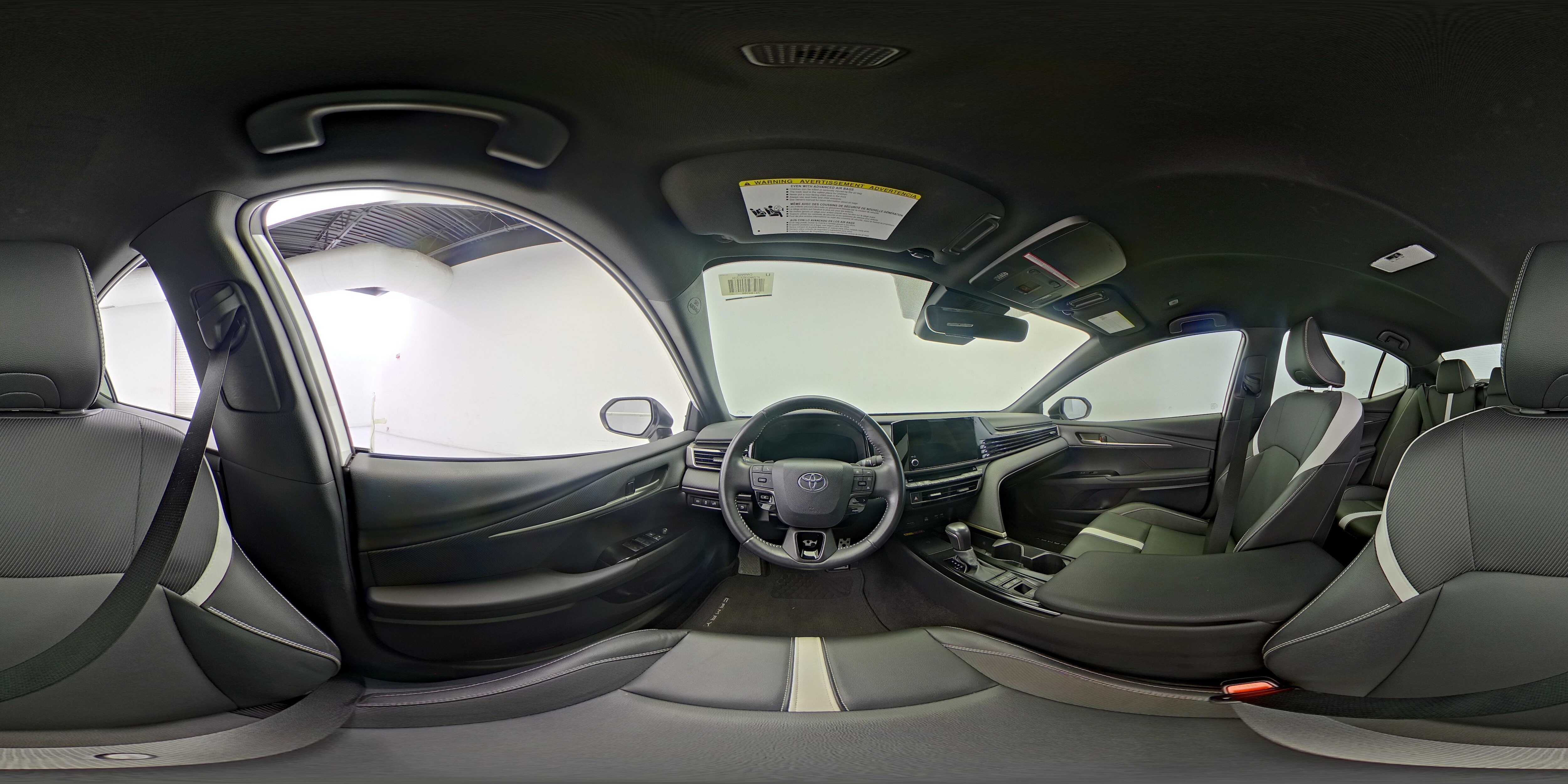 2025 Toyota Camry SE - Photo 26