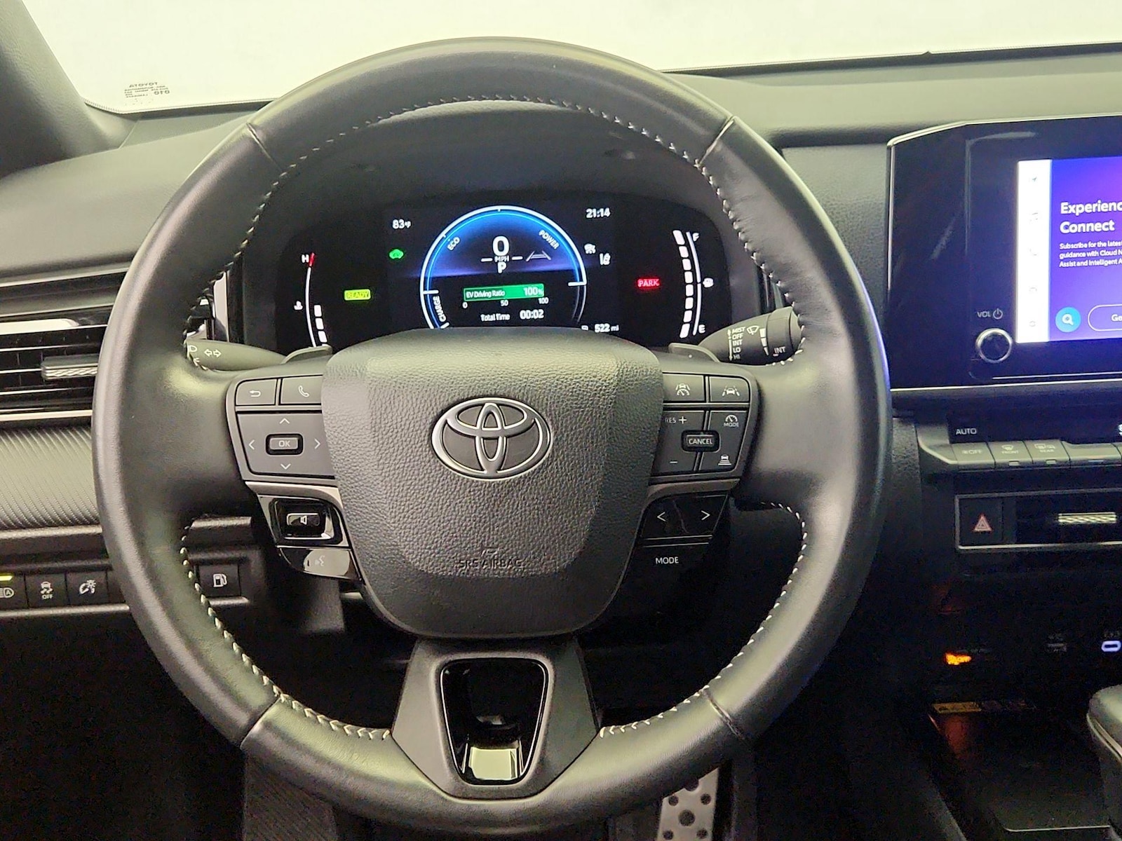 2025 Toyota Camry SE - Photo 11