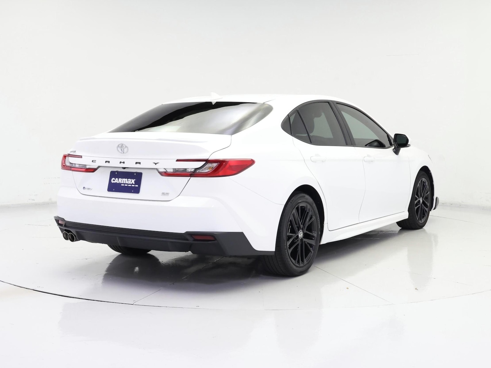 2025 Toyota Camry SE - Photo 9