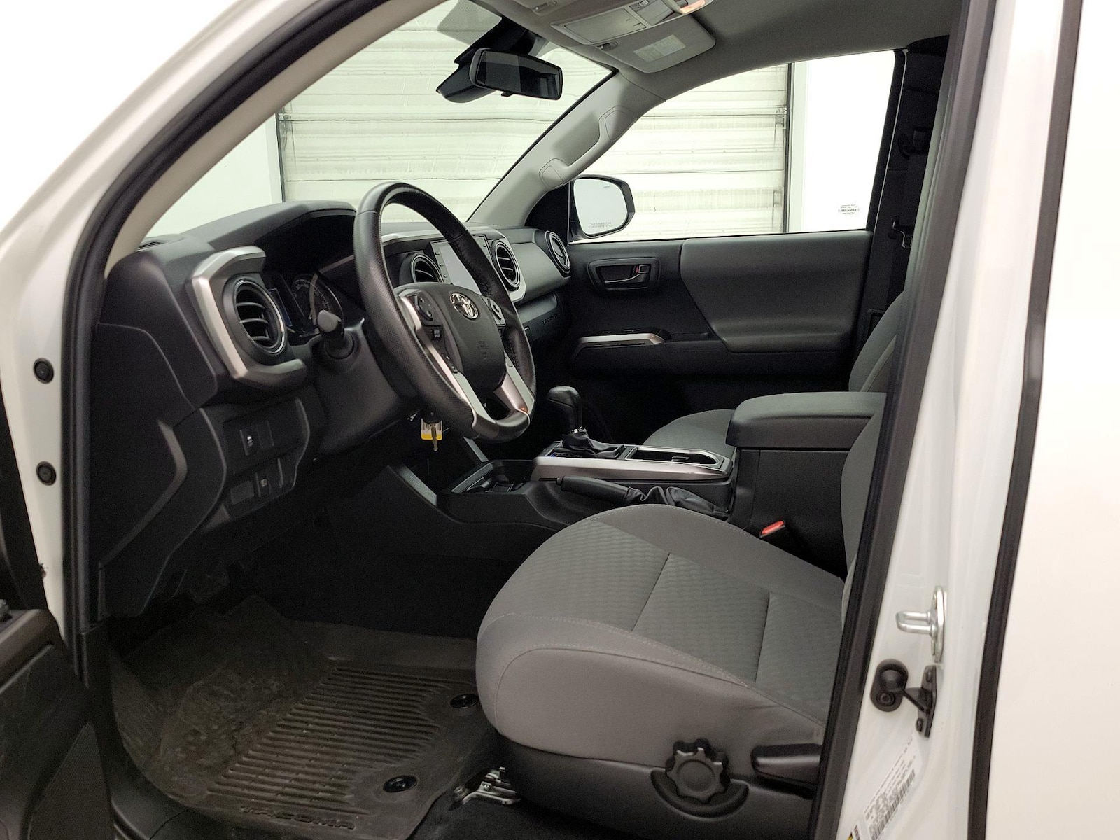 Power Seat(s) & Side Airbags
