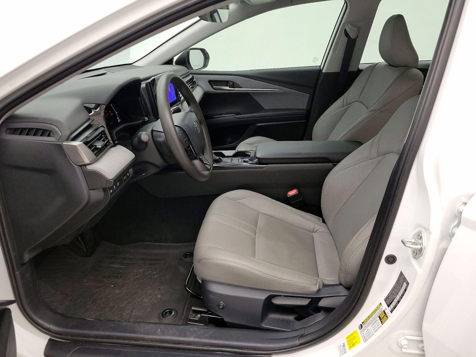Side Airbags & Leatherette Seats