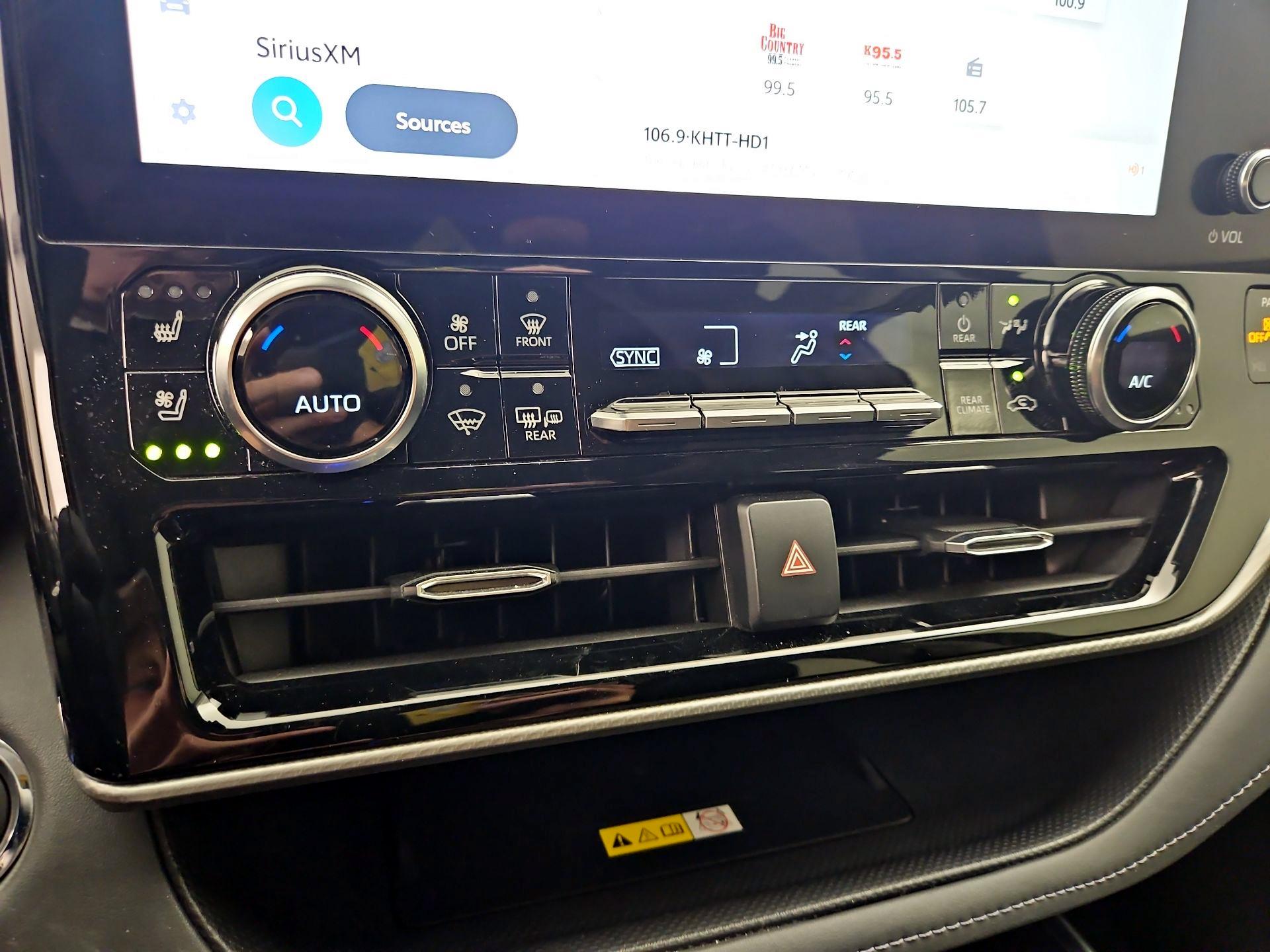 Thumbnail: 2023 Toyota Highlander - 16