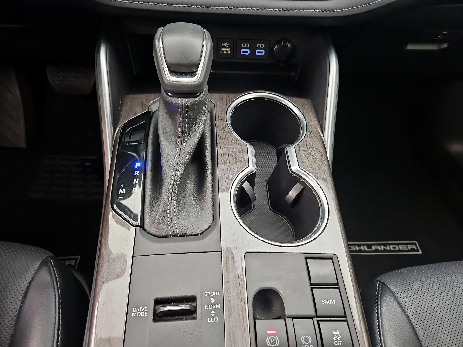 Thumbnail: 2023 Toyota Highlander - 17