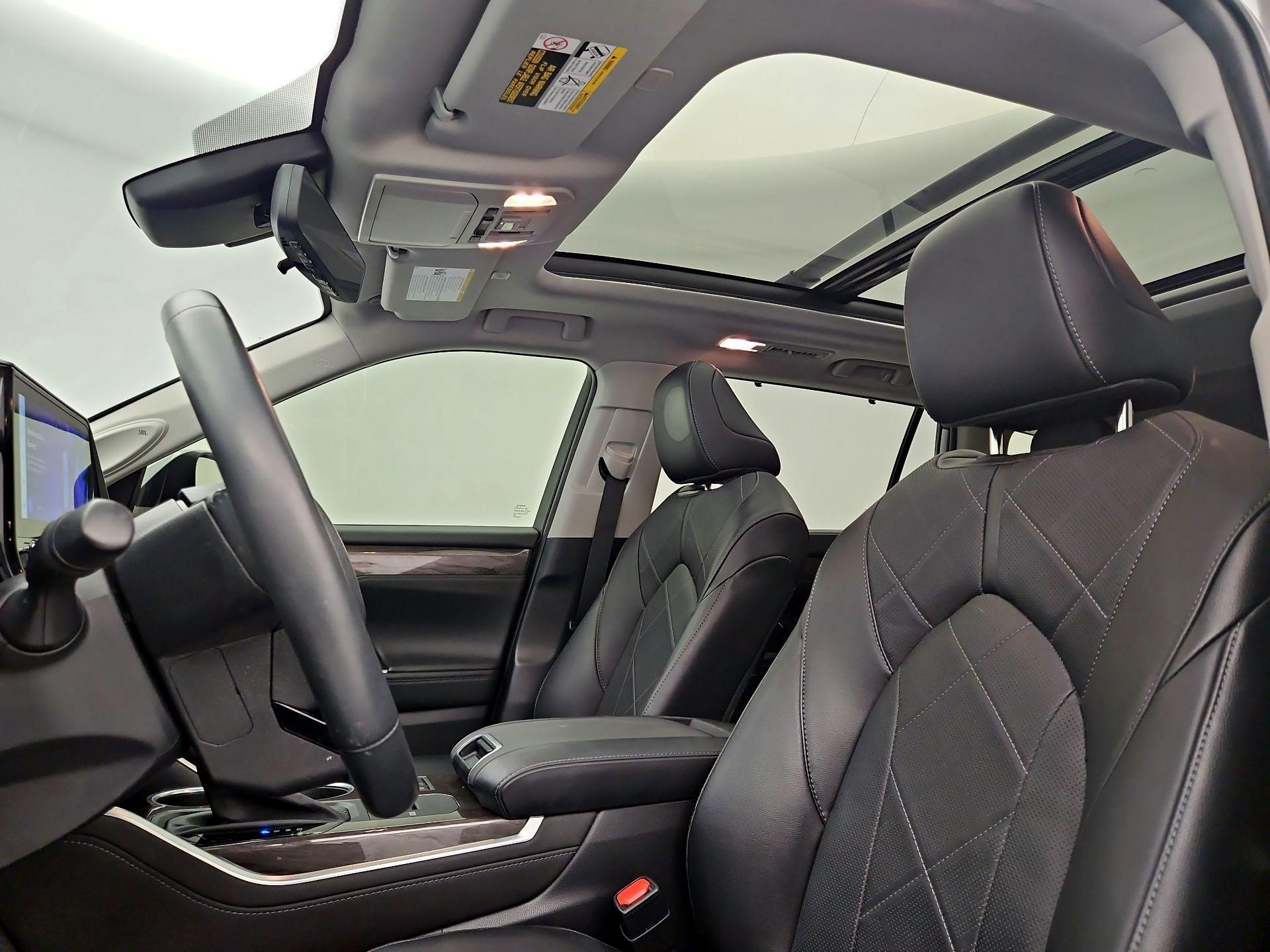 Thumbnail: 2023 Toyota Highlander - 19