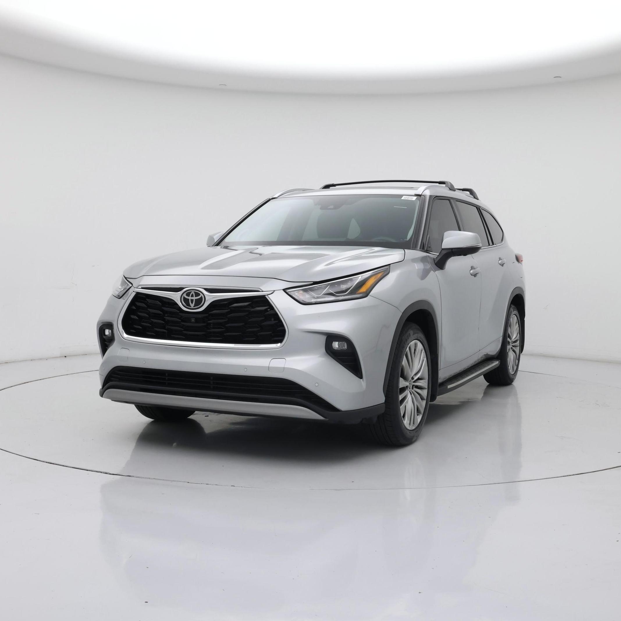 Thumbnail: 2023 Toyota Highlander - 4