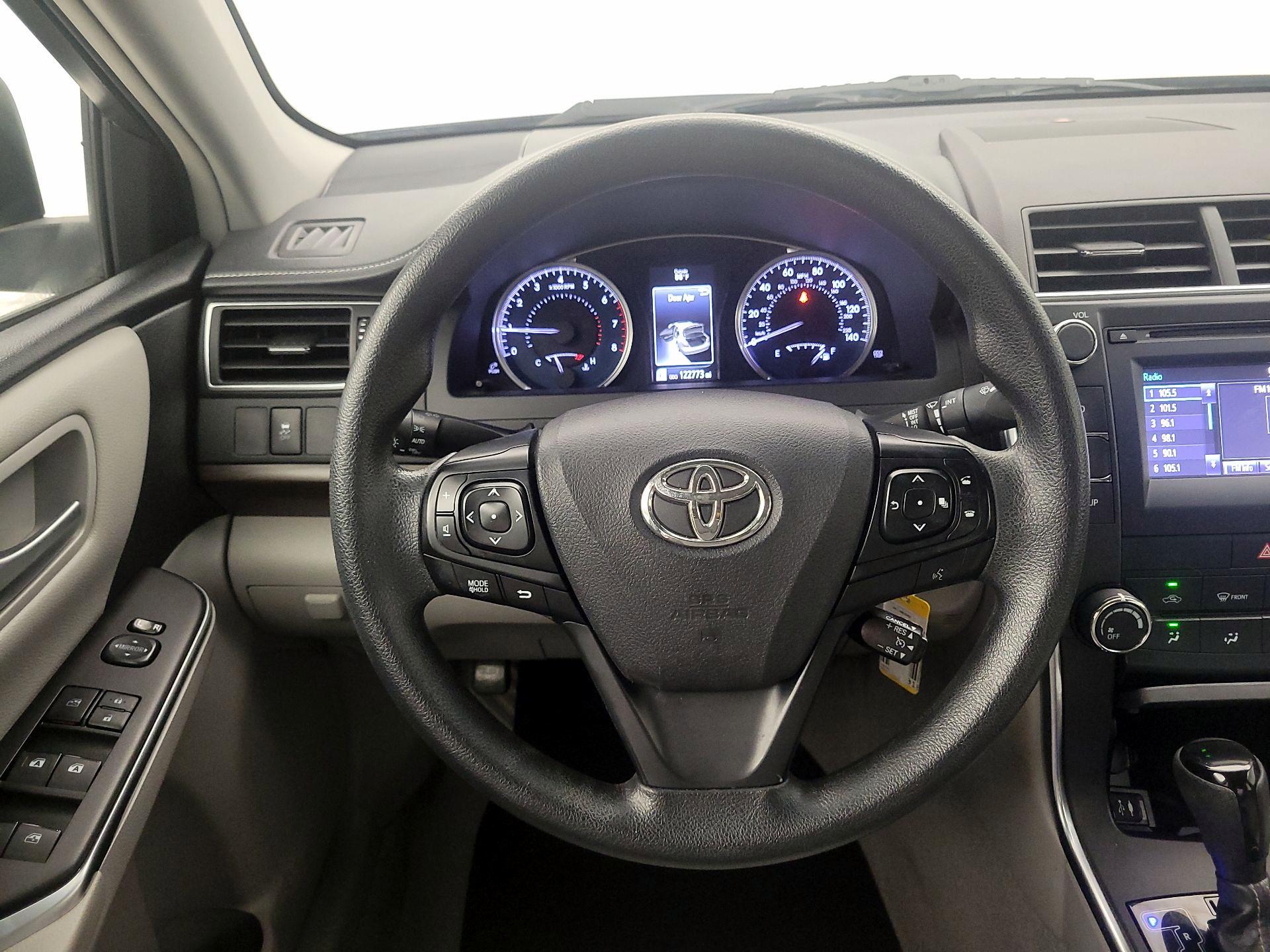 Thumbnail: 2017 Toyota Camry - 10