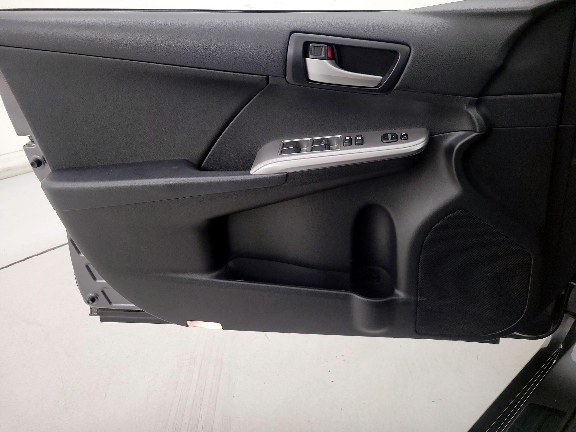 Thumbnail: 2014 Toyota Camry - 12