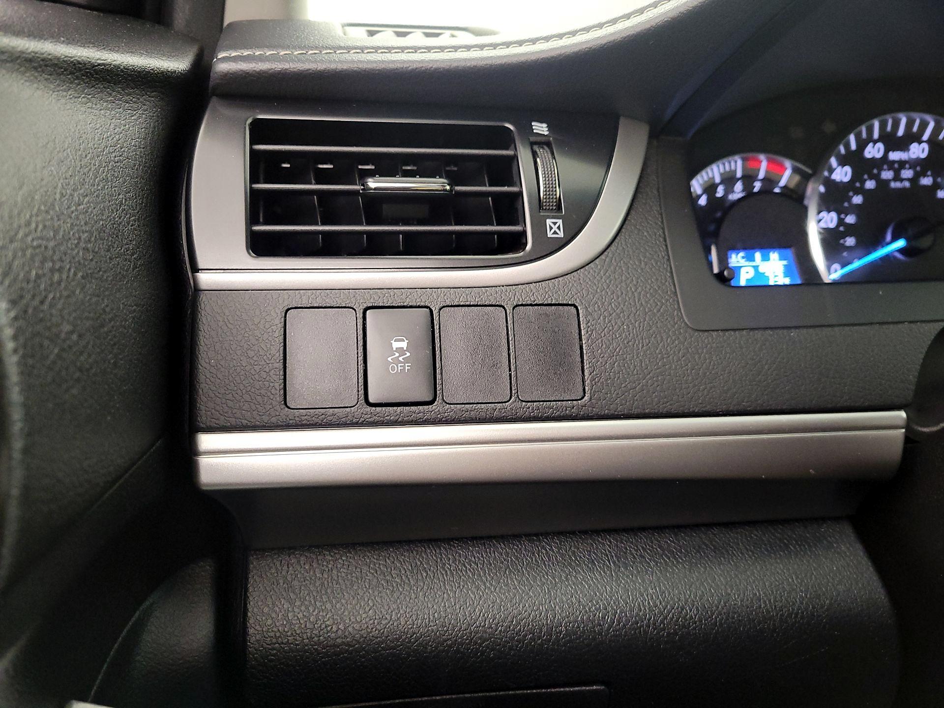 Thumbnail: 2014 Toyota Camry - 13