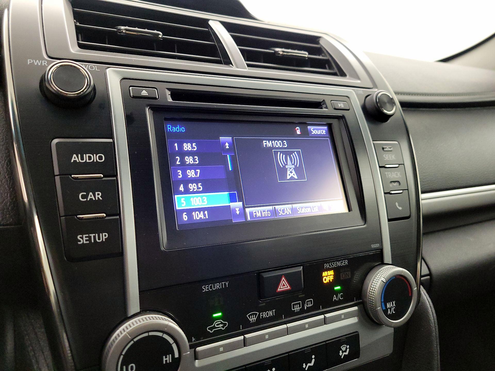 Thumbnail: 2014 Toyota Camry - 15